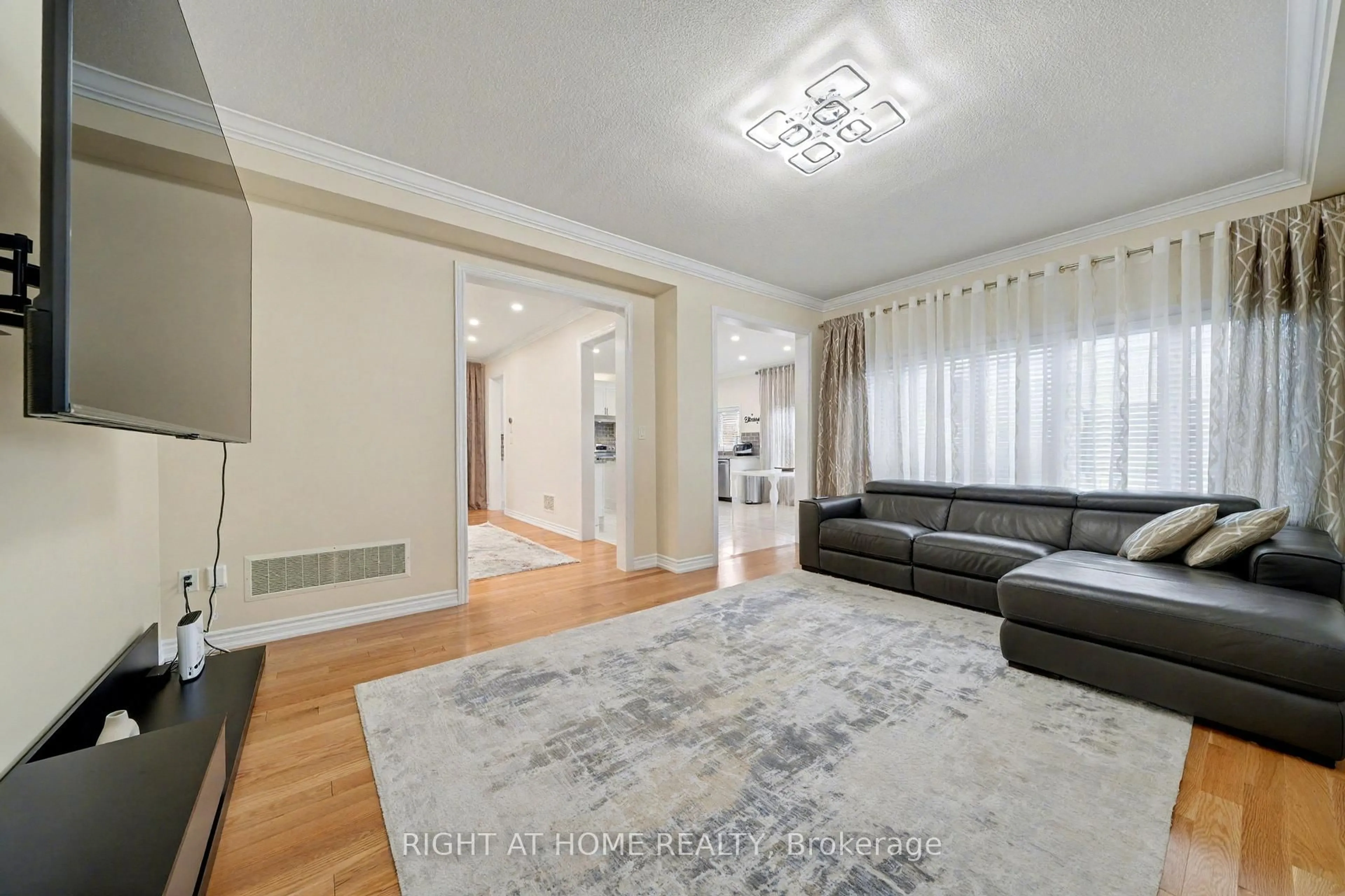 Living room with furniture, unknown for 1016 Wickham Rd, Innisfil Ontario L9S 0N5