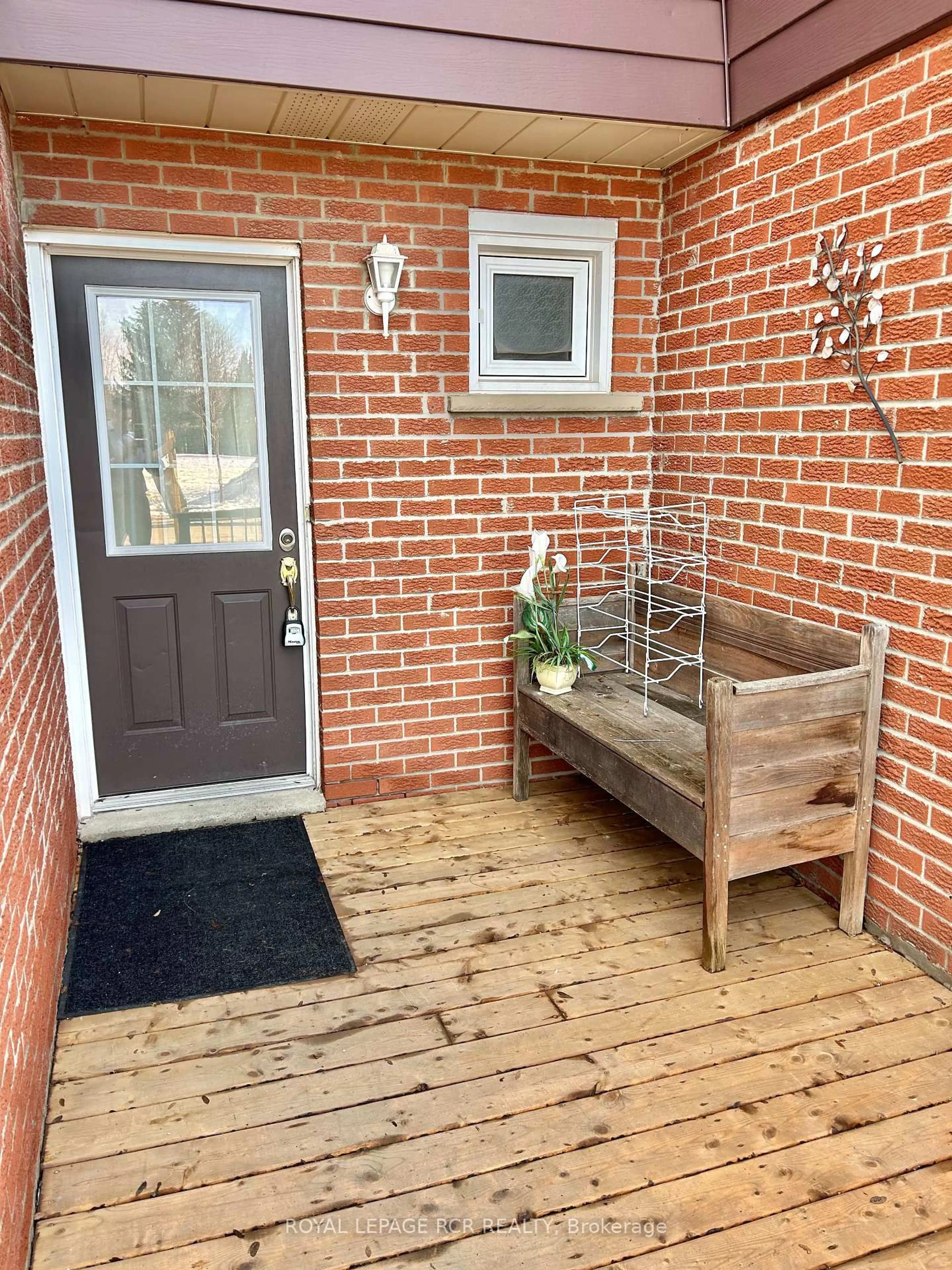 Indoor entryway for 246 Tupper Blvd #31, New Tecumseth Ontario L9R 1A9