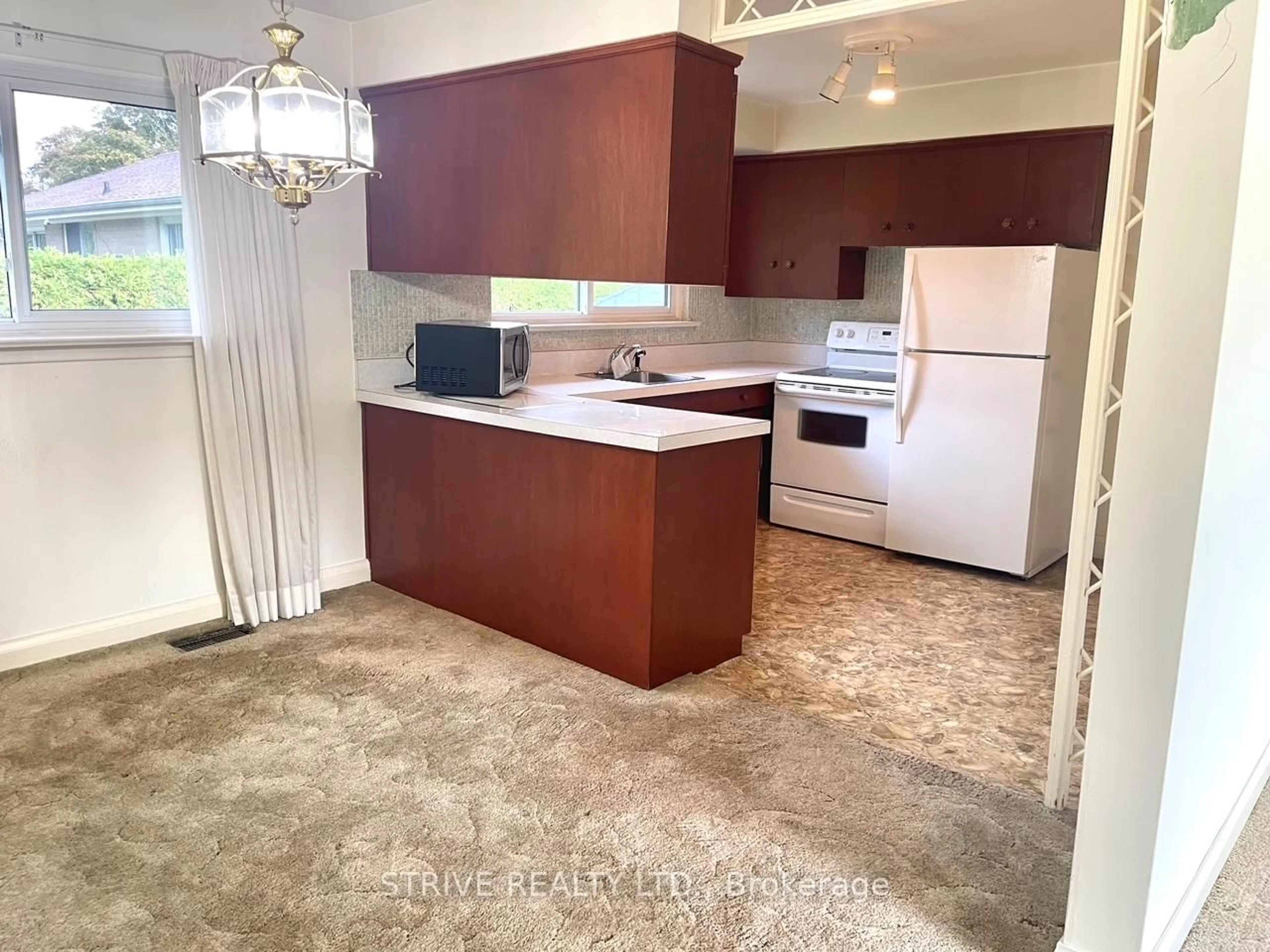 Standard kitchen, unknown for 6 Galsworthy Dr, Markham Ontario L3P 1S8