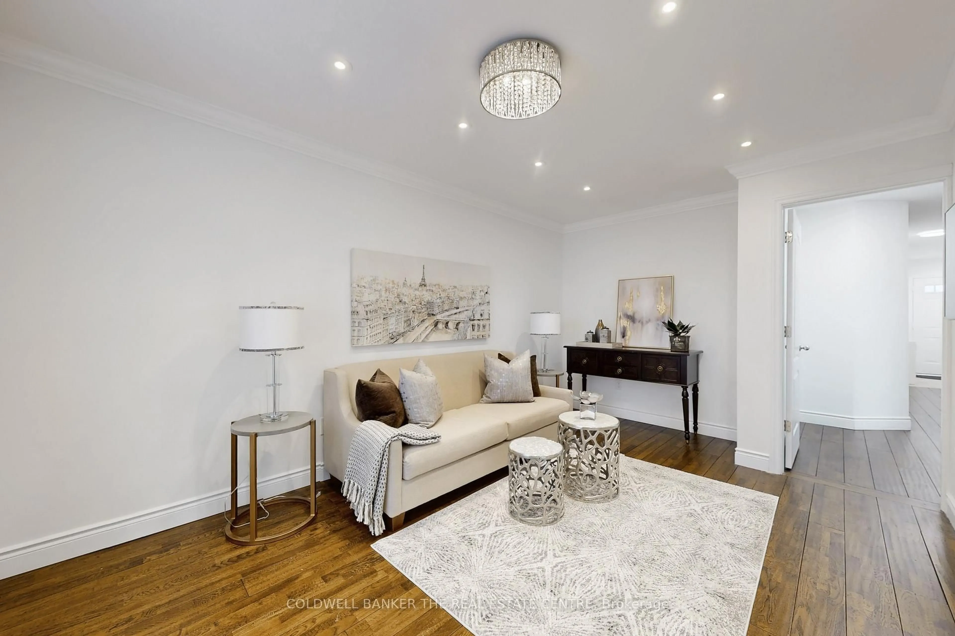 Living room with furniture, wood/laminate floor for 217 Stonebriar Dr, Vaughan Ontario L6A 4A3