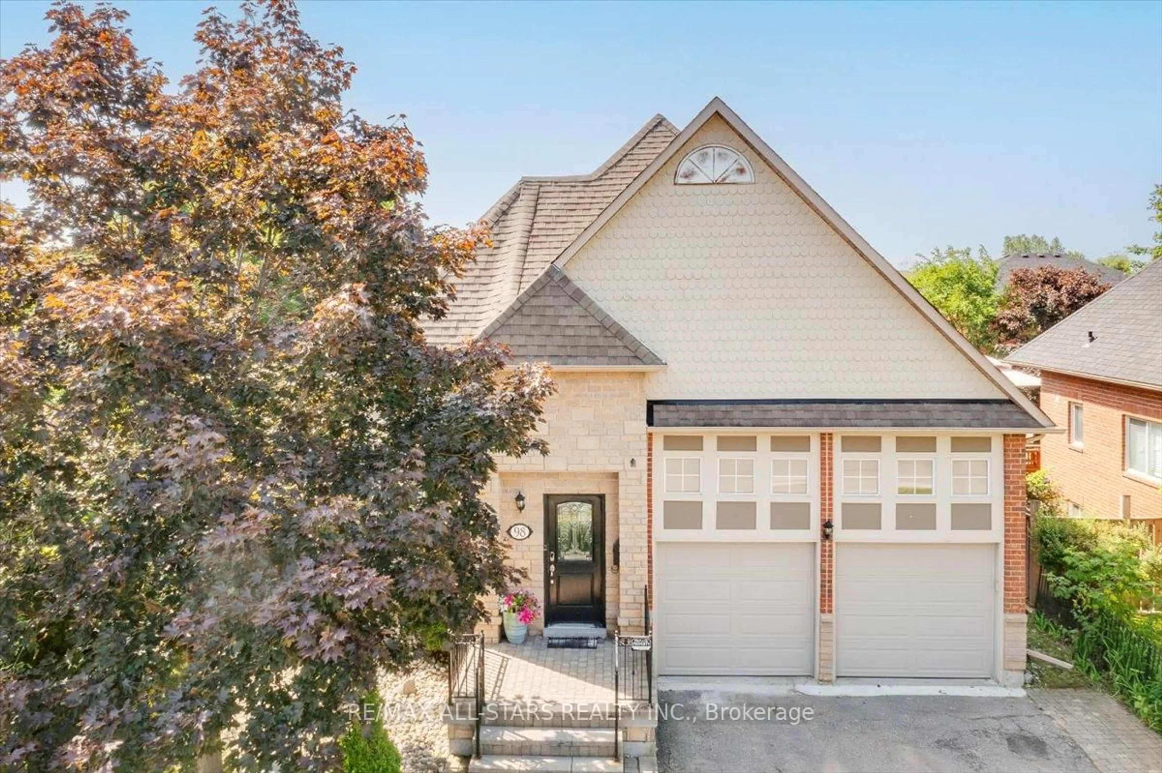 Home with brick exterior material, street for 98 Bayview Ave, Georgina Ontario L4P 2S9