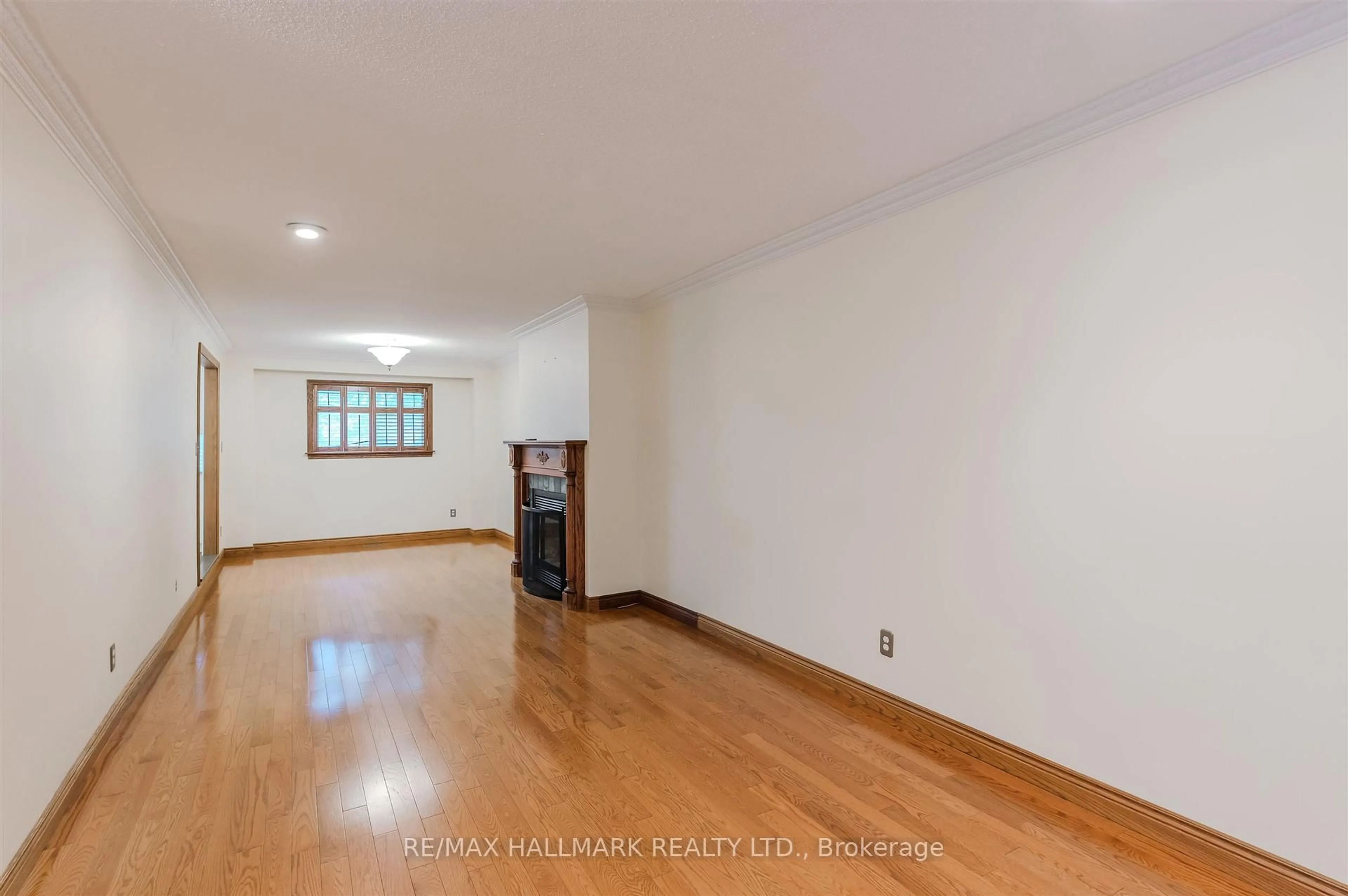 A pic of a room for 145 Old Surrey Lane, Richmond Hill Ontario L4C 6R9