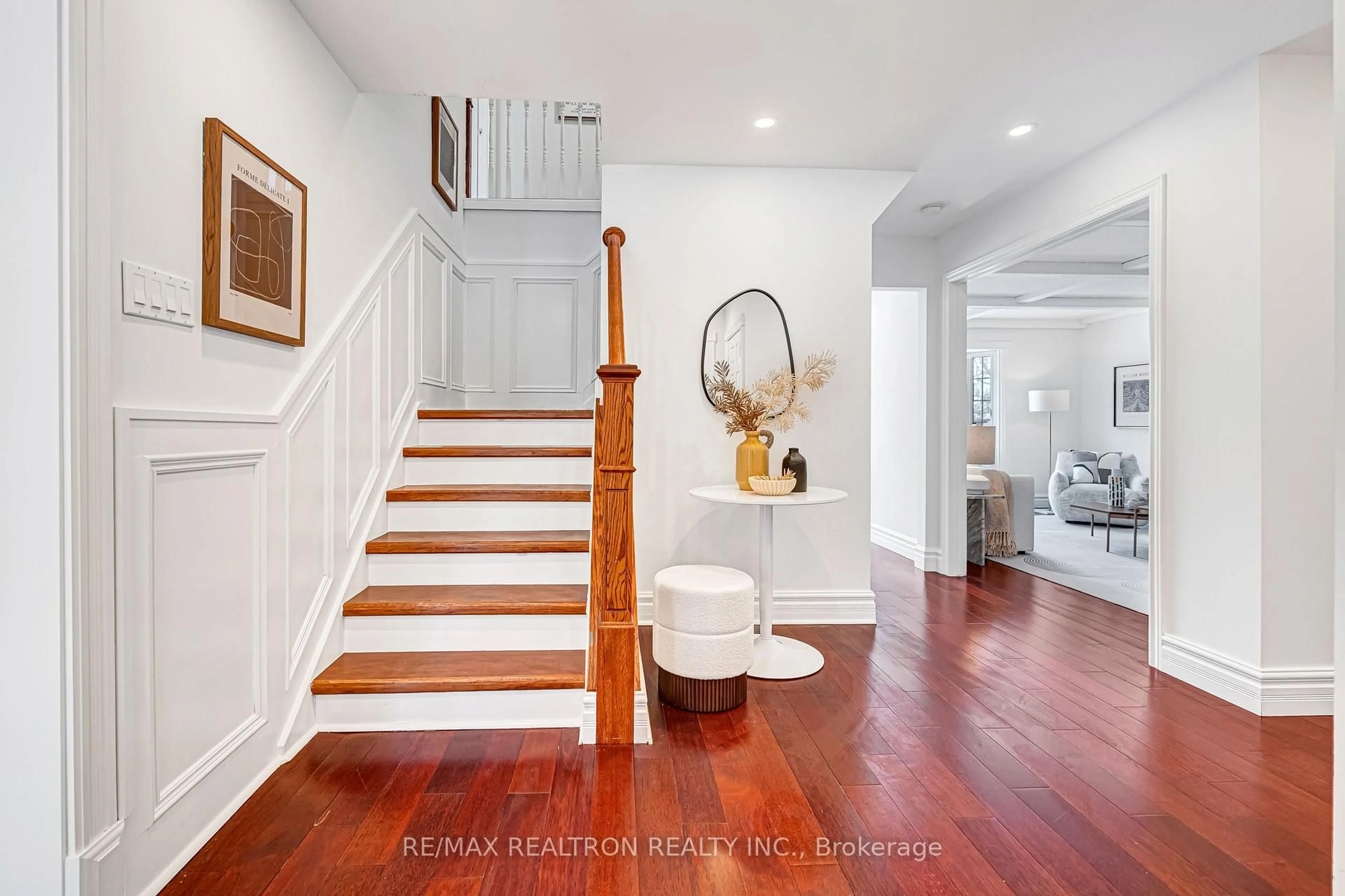 Indoor entryway for 40 Ferrah St, Markham Ontario L3R 1N5