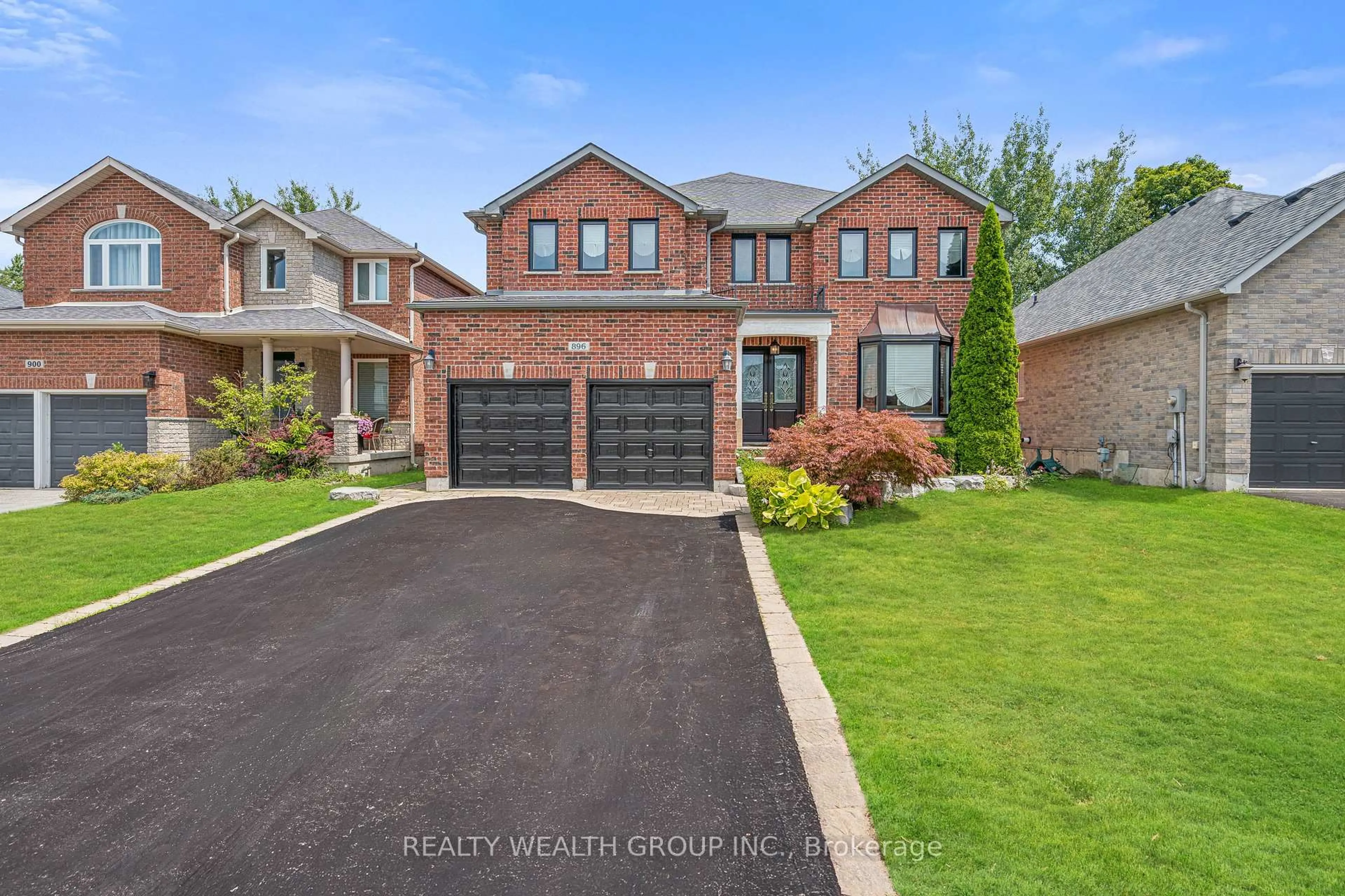 Home with brick exterior material, street for 896 Booth Ave, Innisfil Ontario L9S 0A6