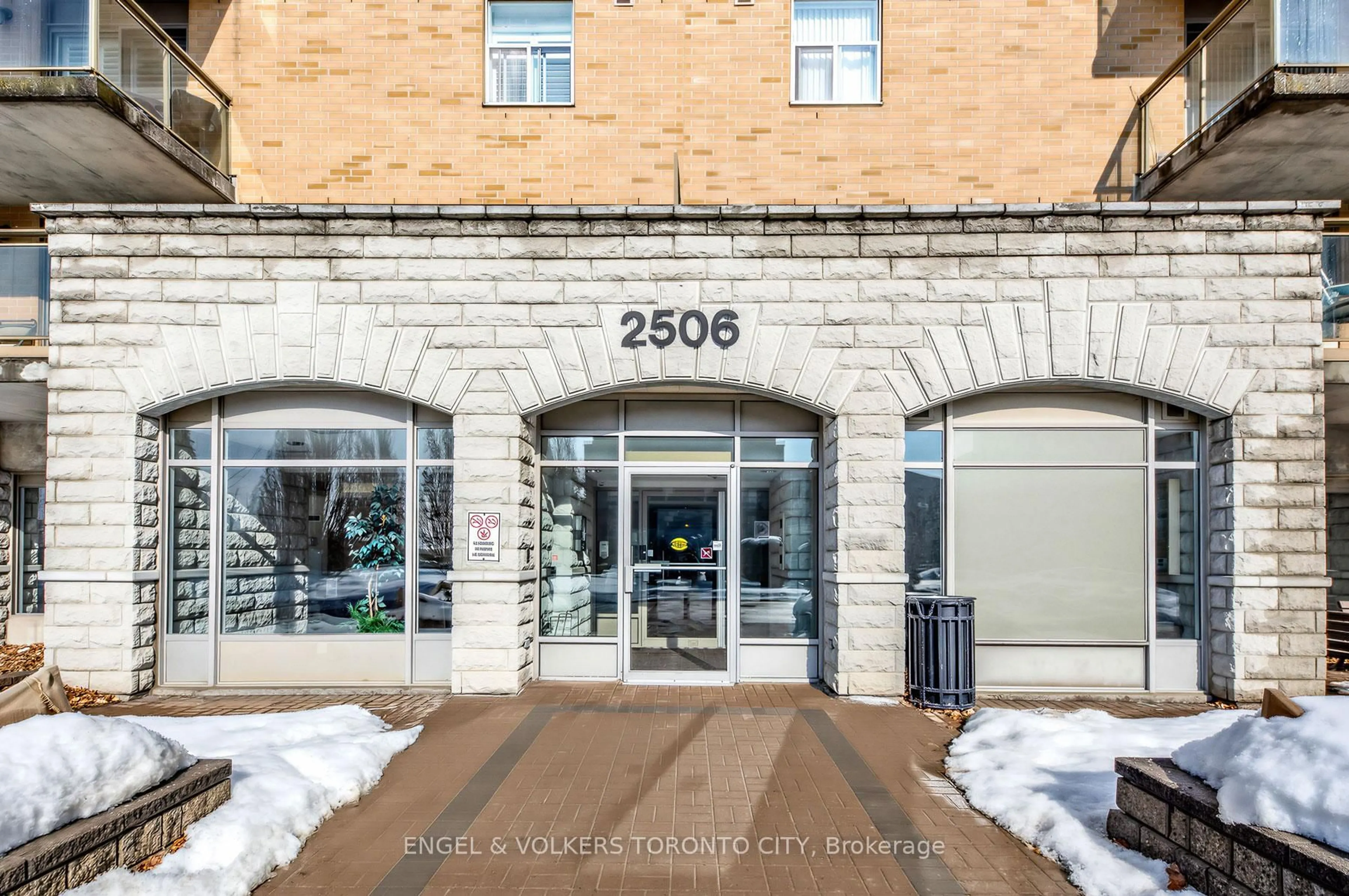 Unknown for 2506 Rutherford Rd #105, Vaughan Ontario L4K 5N4