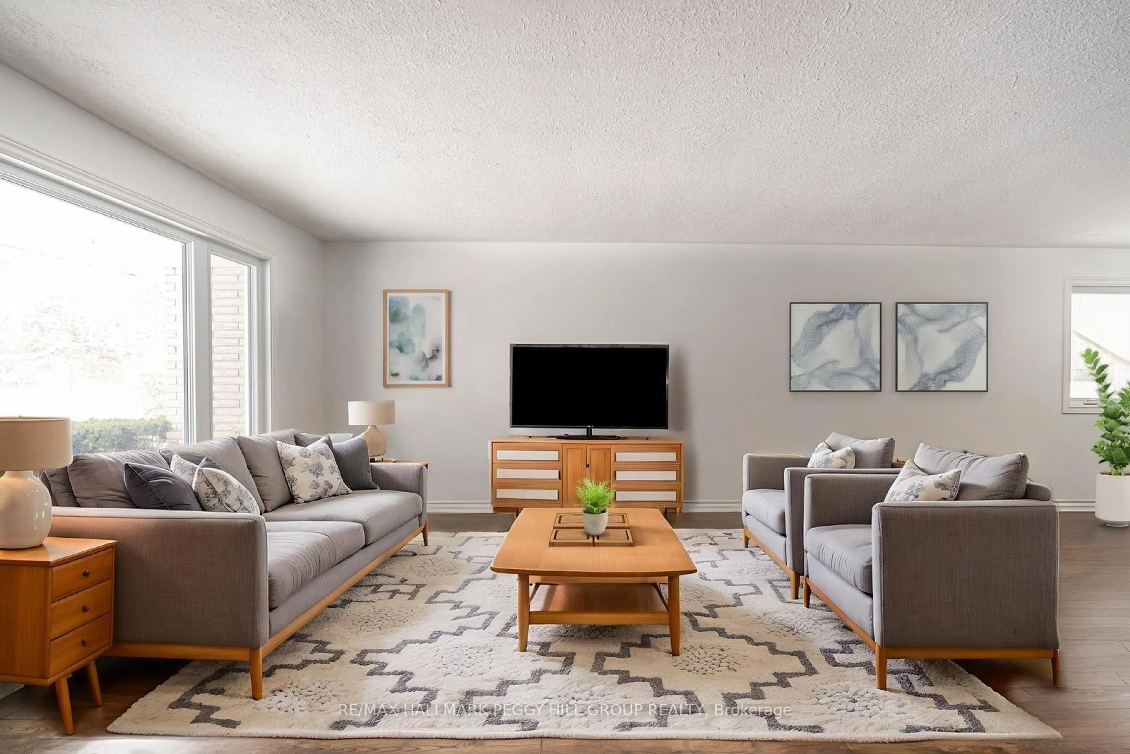 Living room with furniture, unknown for 5853 Yonge St, Innisfil Ontario L0L 1K0