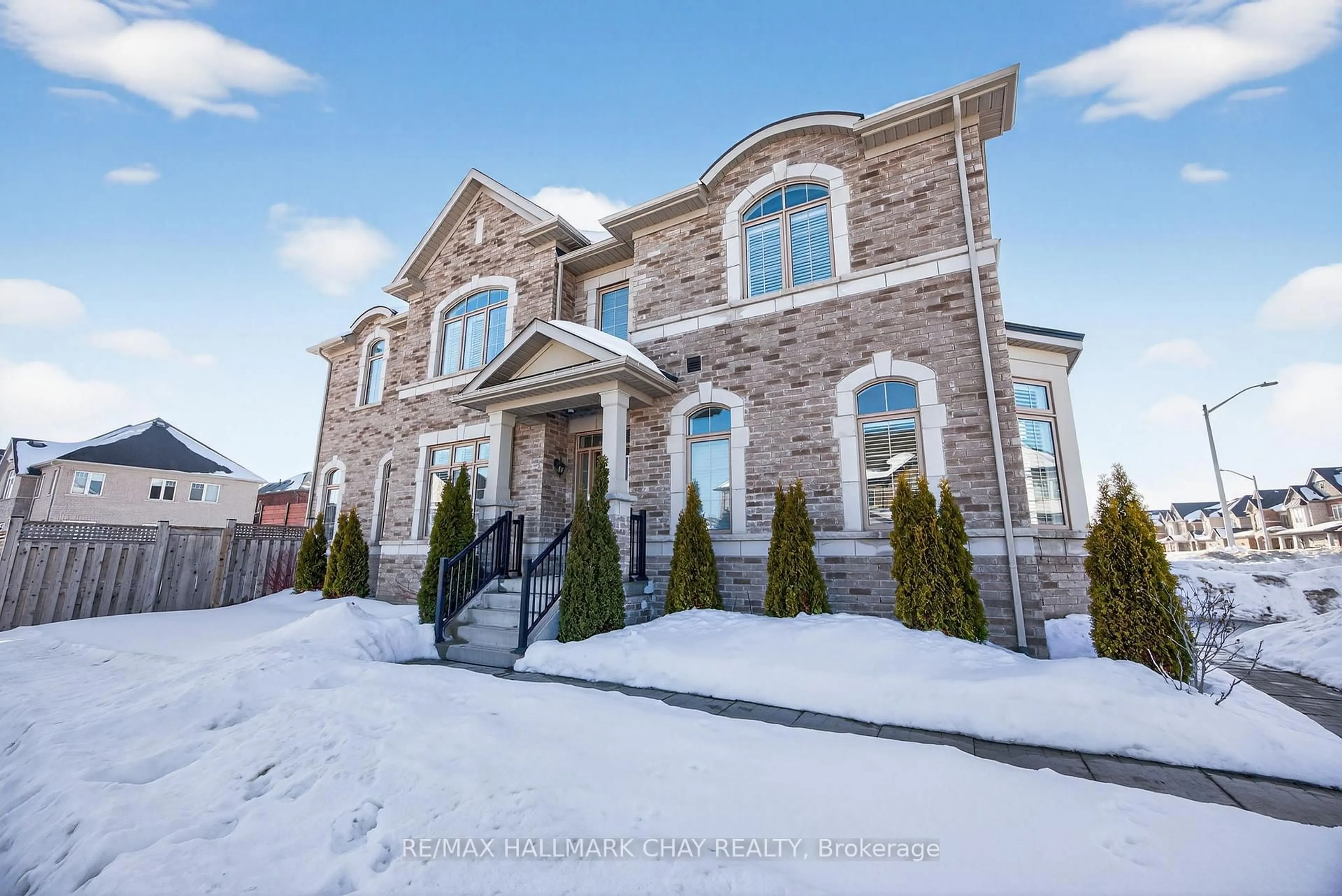 Home with brick exterior material, unknown for 997 Barton Way, Innisfil Ontario L9S 0N5