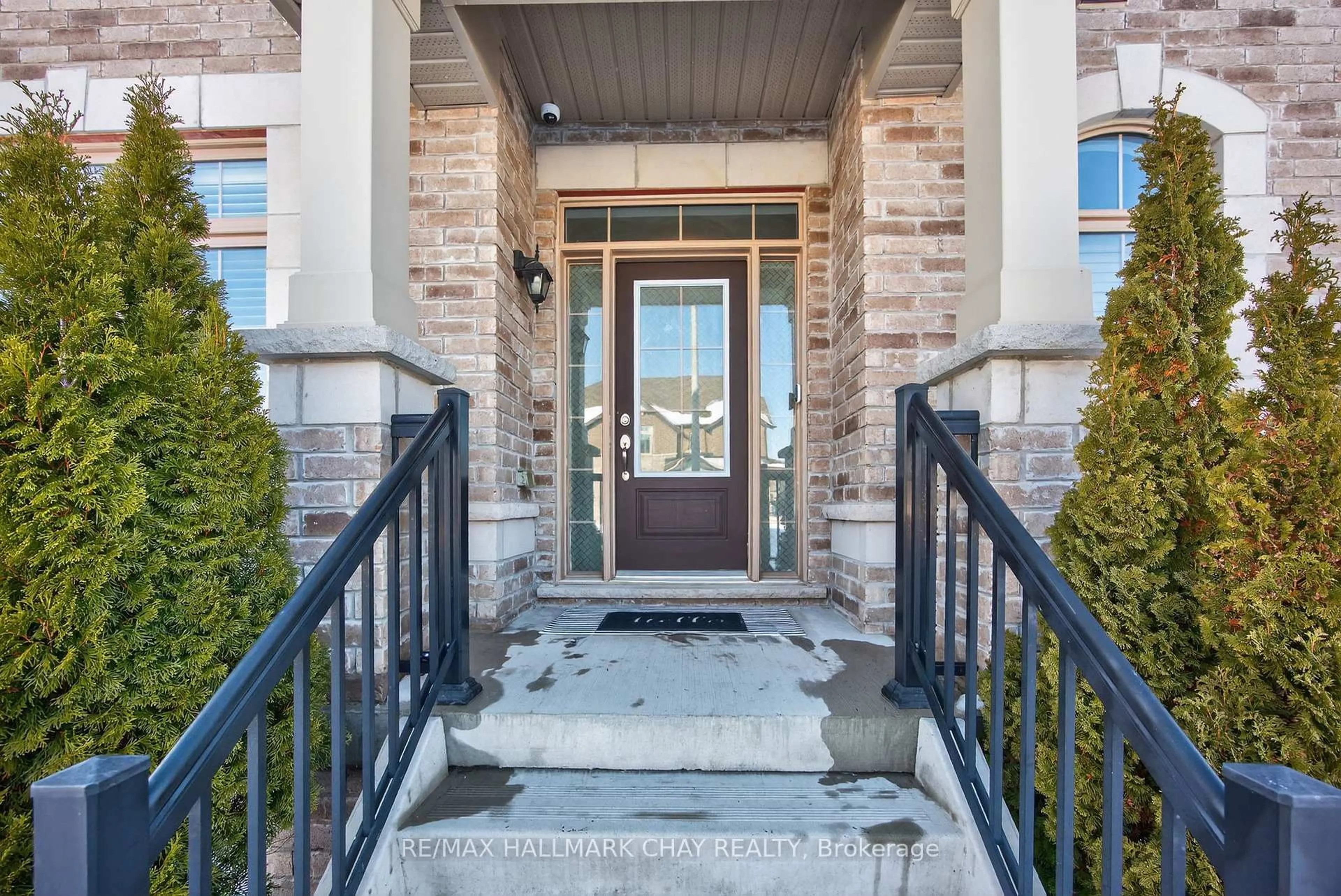 Indoor entryway for 997 Barton Way, Innisfil Ontario L9S 0N5