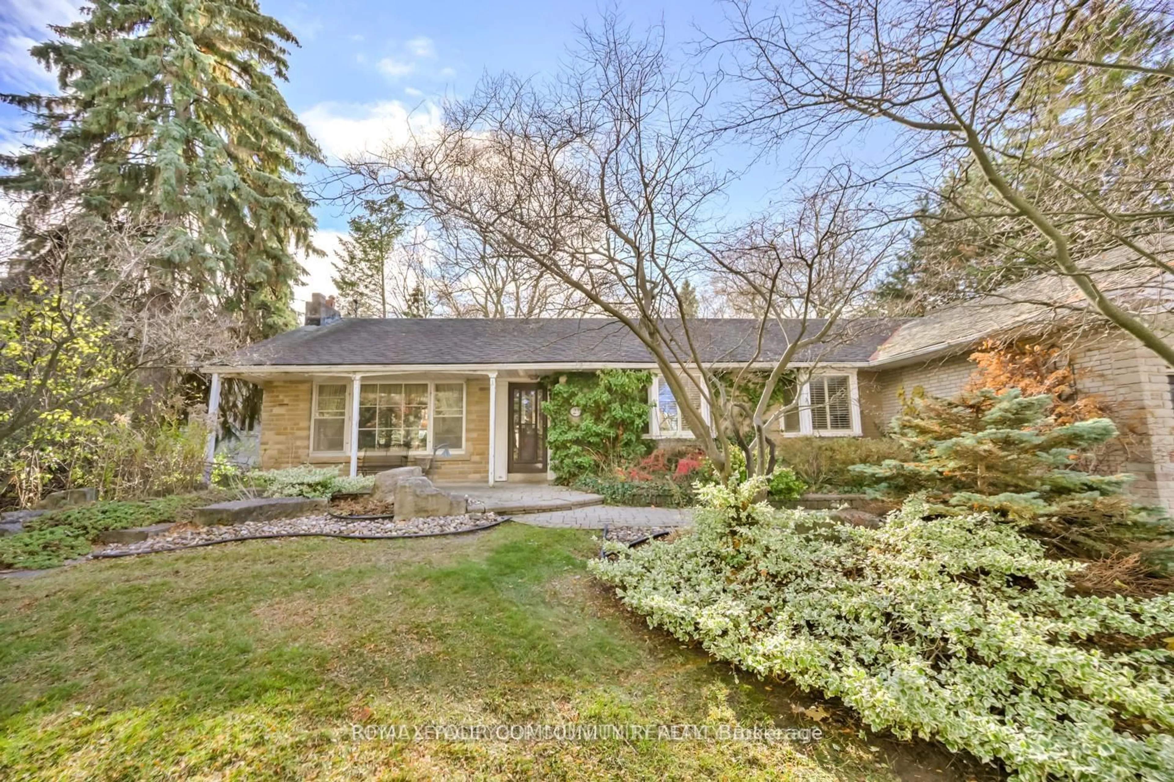 Unknown for 23 Denham Dr, Richmond Hill Ontario L4C 6H6