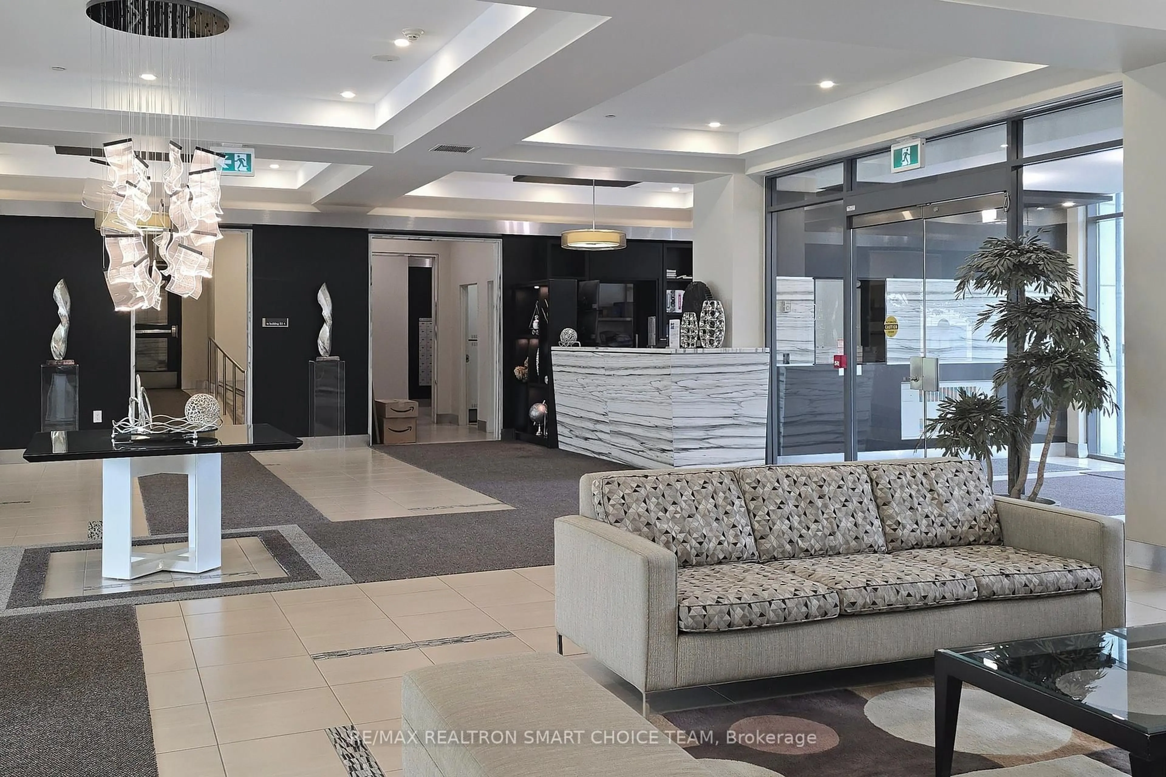 Lobby for 75 South Town Centre Blvd #1511, Markham Ontario L6G 0B3