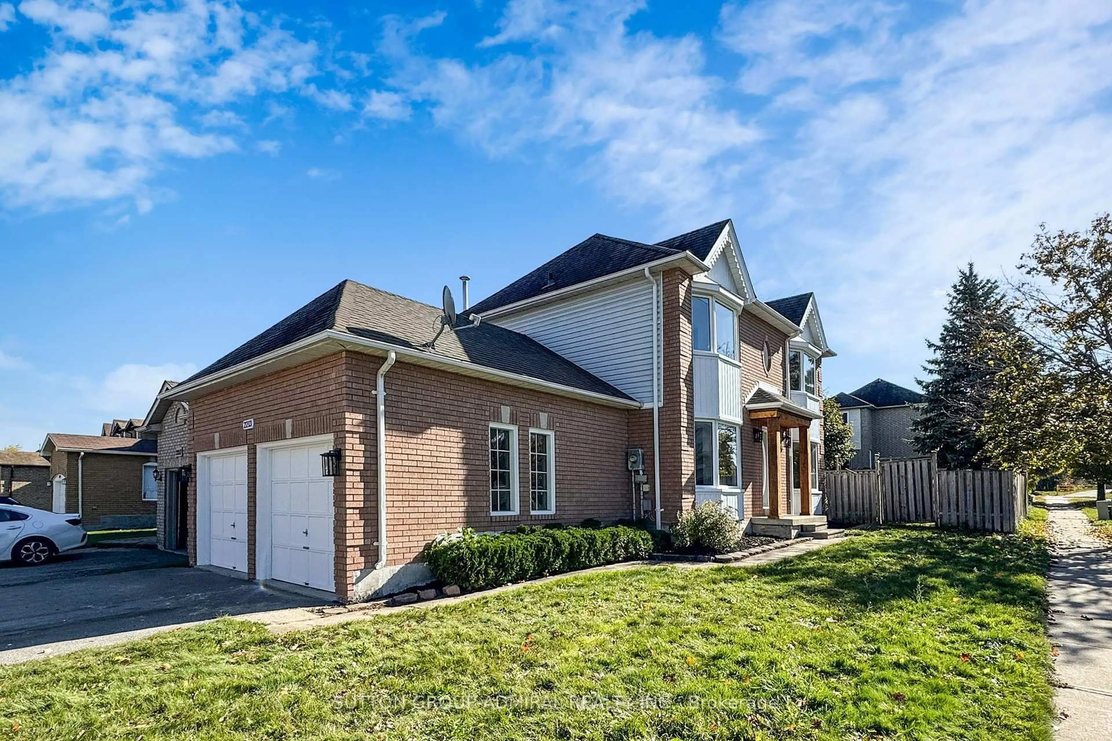 Home with brick exterior material, street for 2213 Chalmers Cres, Innisfil Ontario L9S 1Y6