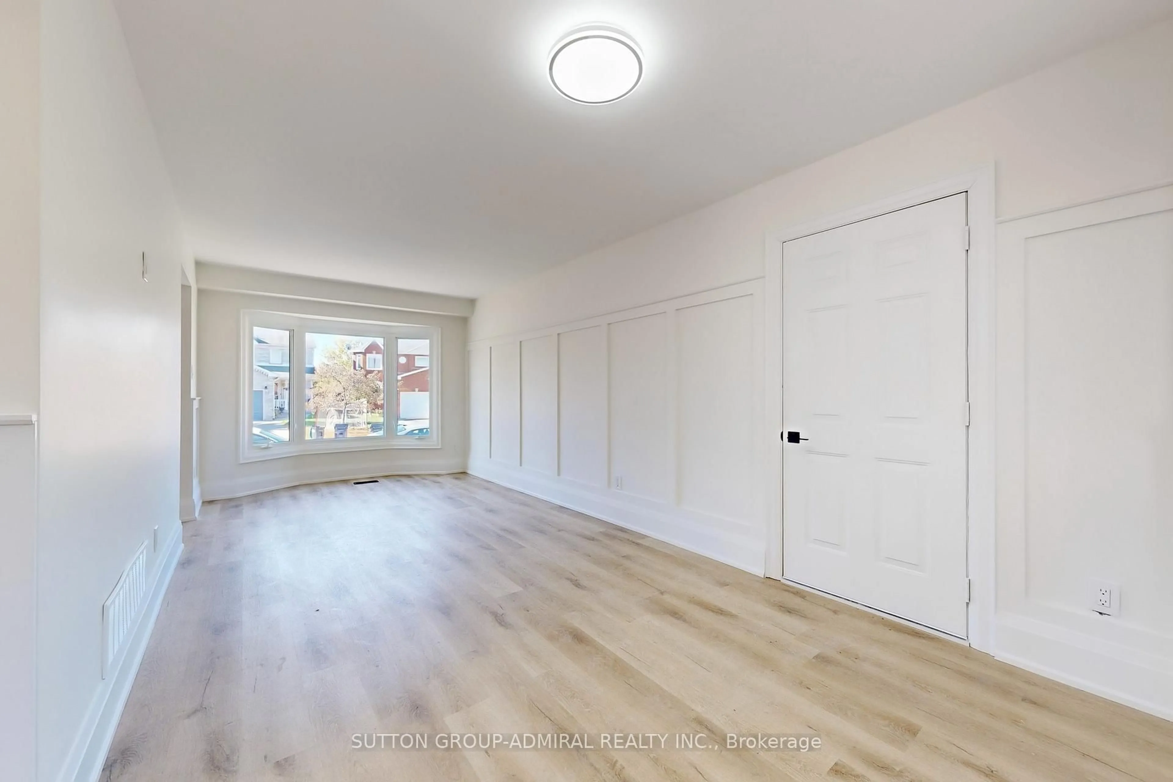 A pic of a room for 2213 Chalmers Cres, Innisfil Ontario L9S 1Y6