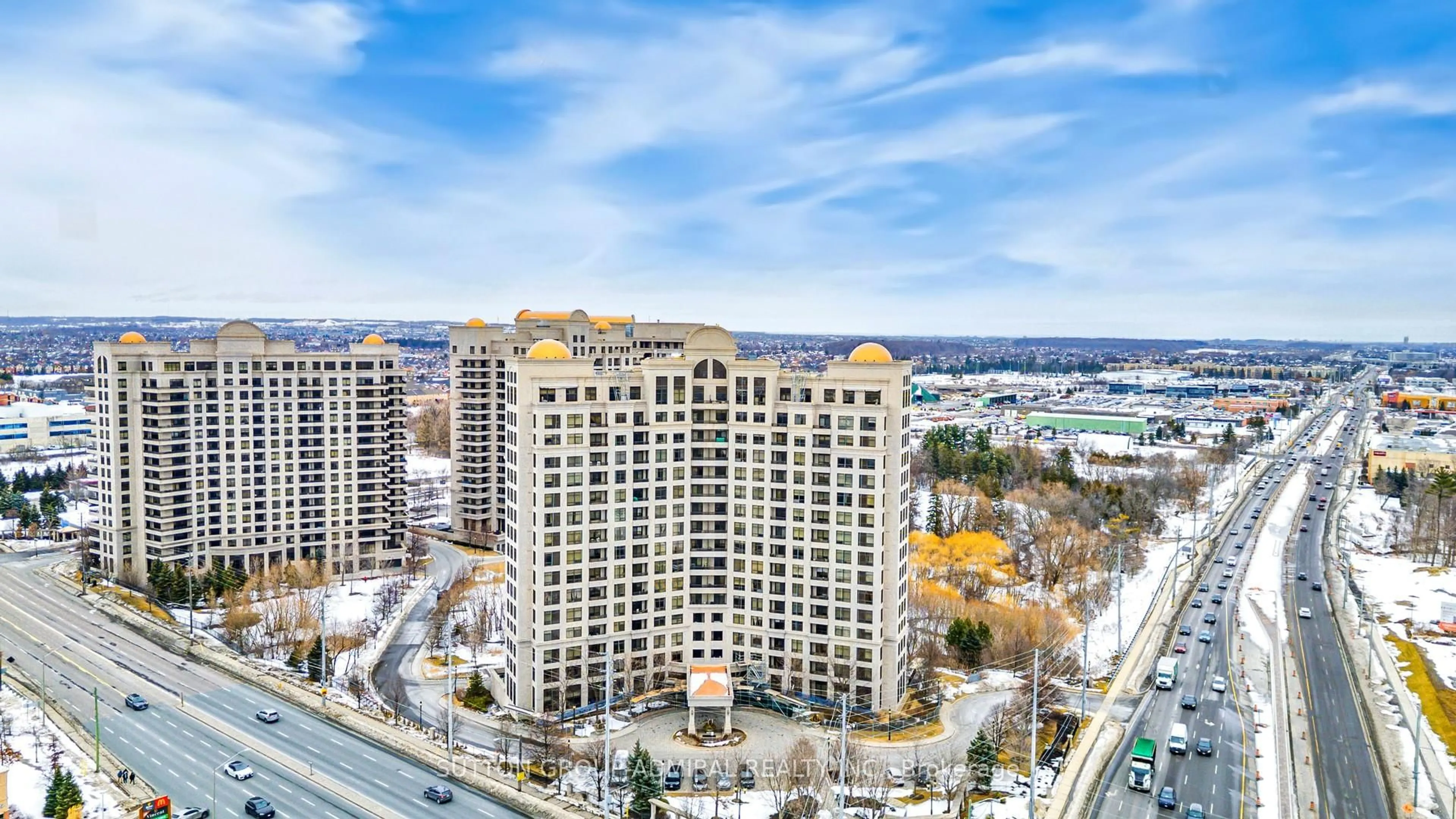 A pic from outside/outdoor area/front of a property/back of a property/a pic from drone, city buildings view from balcony for 9225 Jane St #607, Vaughan Ontario L6A 0J7