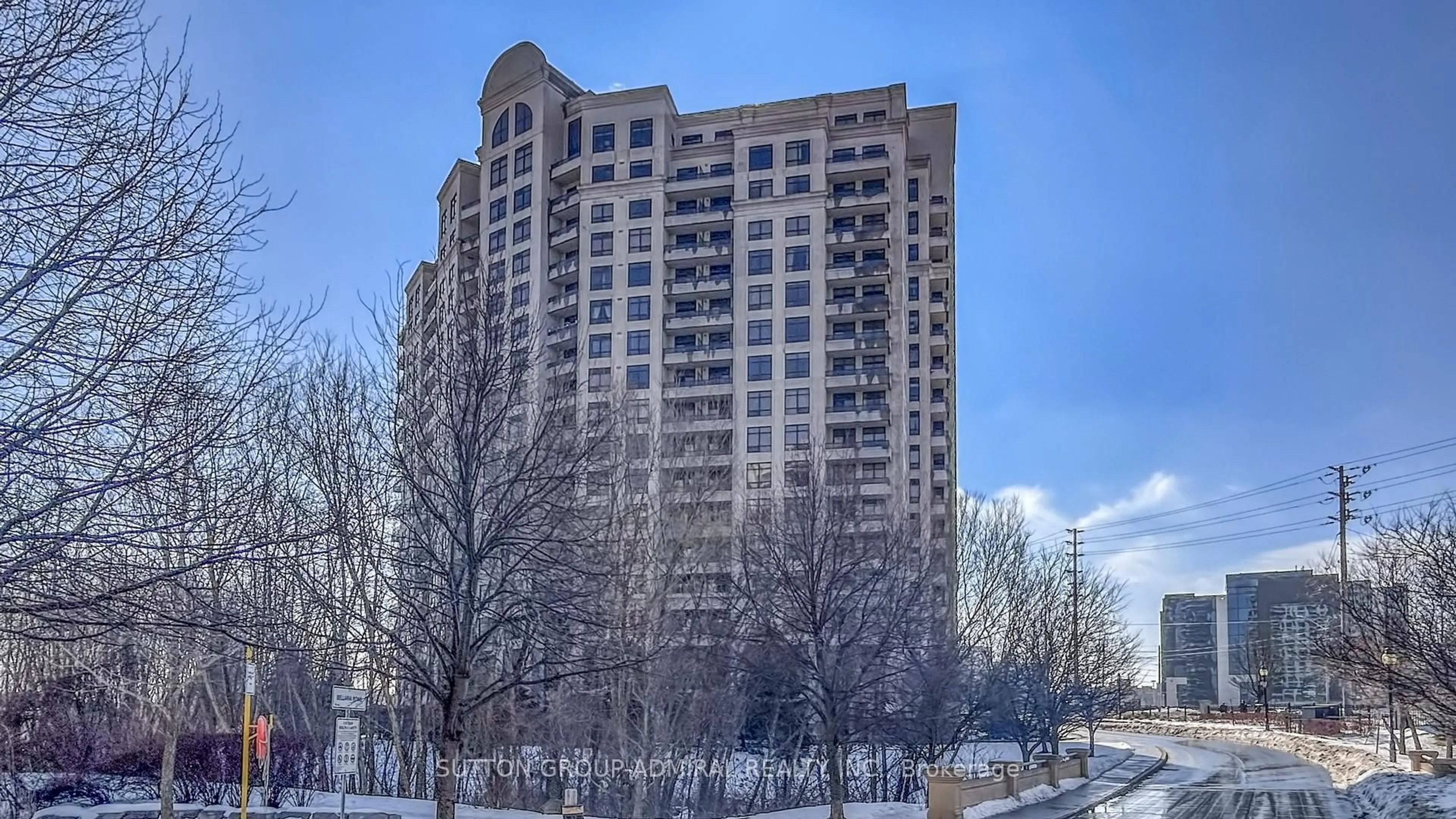 Indoor foyer for 9225 Jane St #607, Vaughan Ontario L6A 0J7
