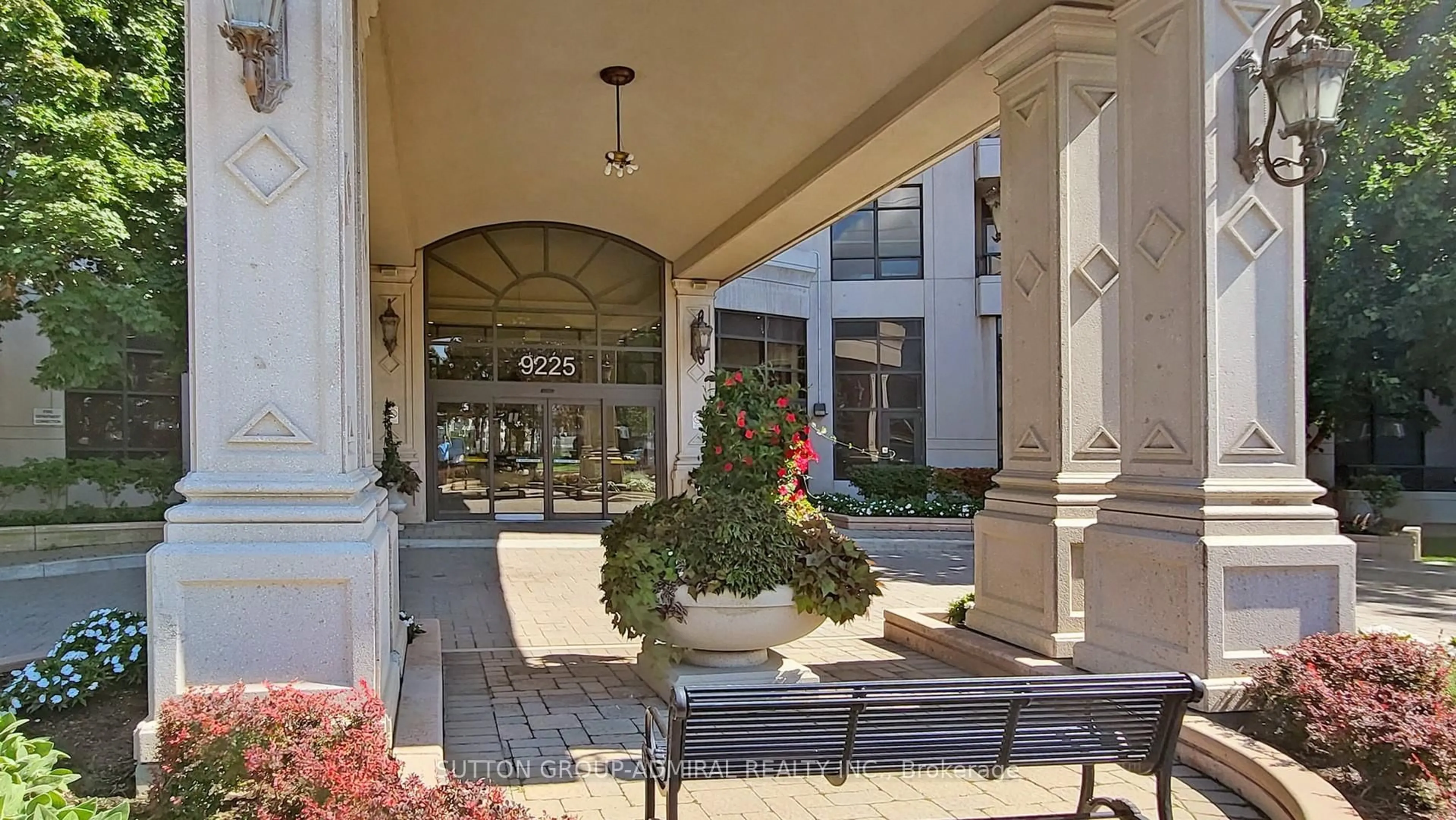 Lobby for 9225 Jane St #607, Vaughan Ontario L6A 0J7