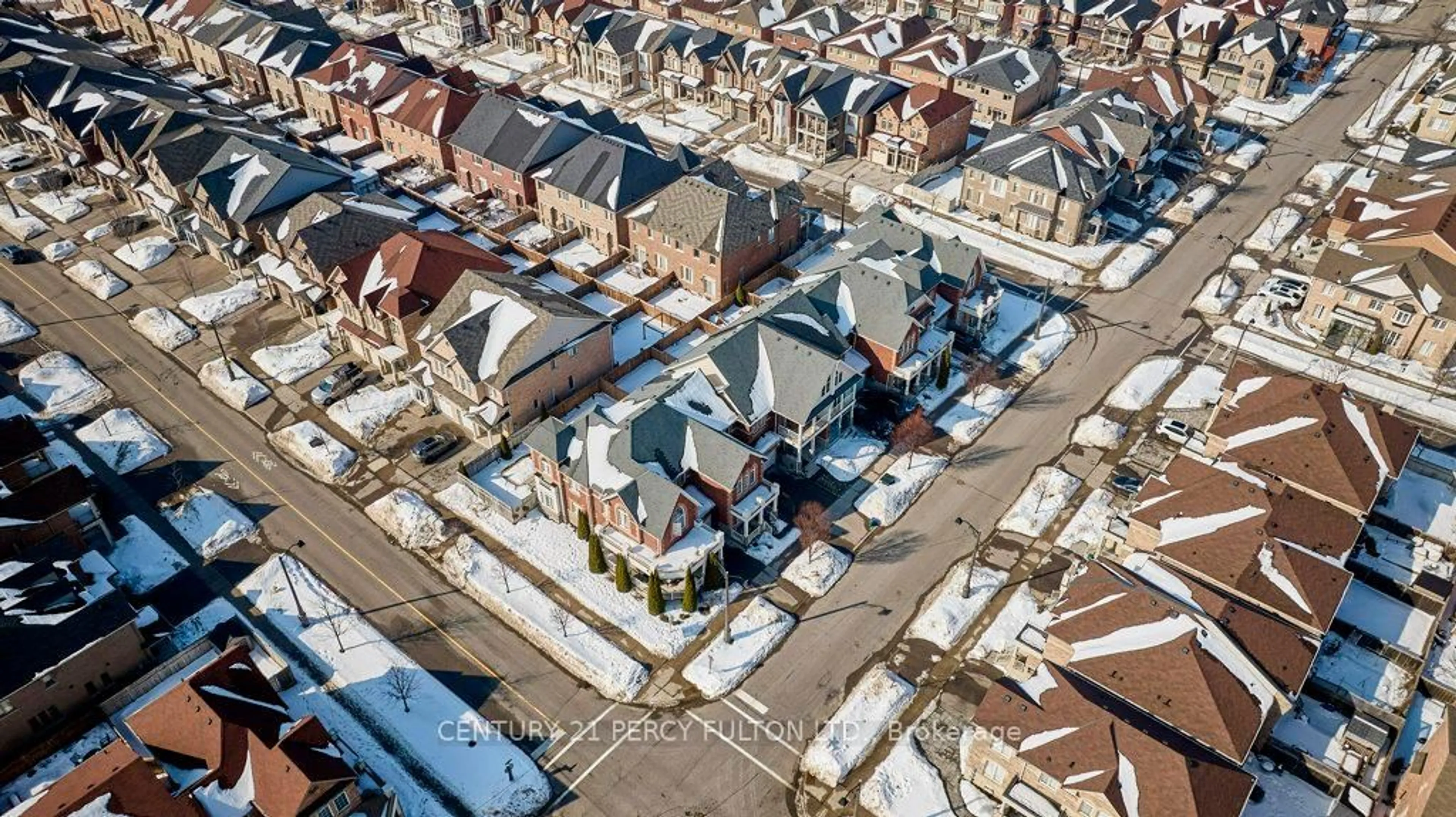 A pic from outside/outdoor area/front of a property/back of a property/a pic from drone, street for 78 Brock Ave, Markham Ontario L6C 0S9