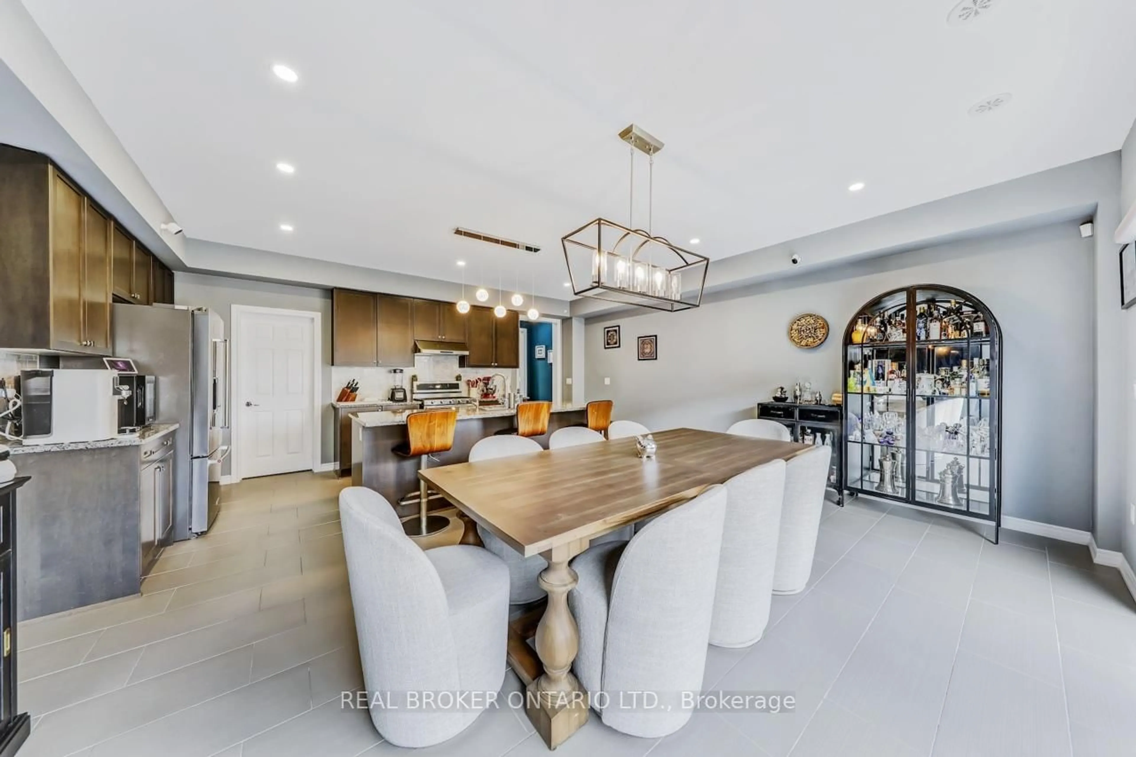 Open concept kitchen, ceramic/tile floor for 10937 Victoria Square Blvd, Markham Ontario L6C 0Z3