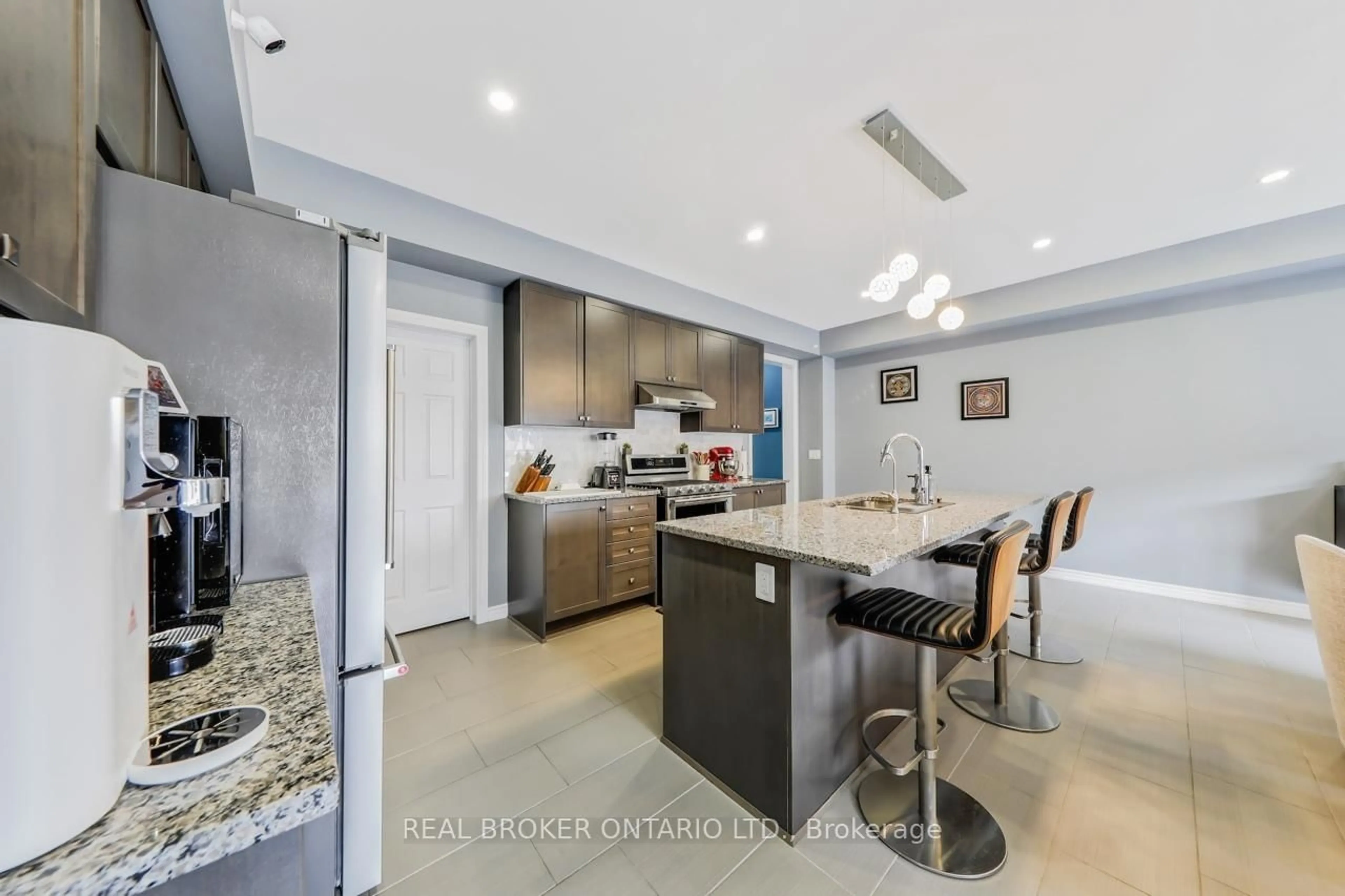 Contemporary kitchen, ceramic/tile floor for 10937 Victoria Square Blvd, Markham Ontario L6C 0Z3