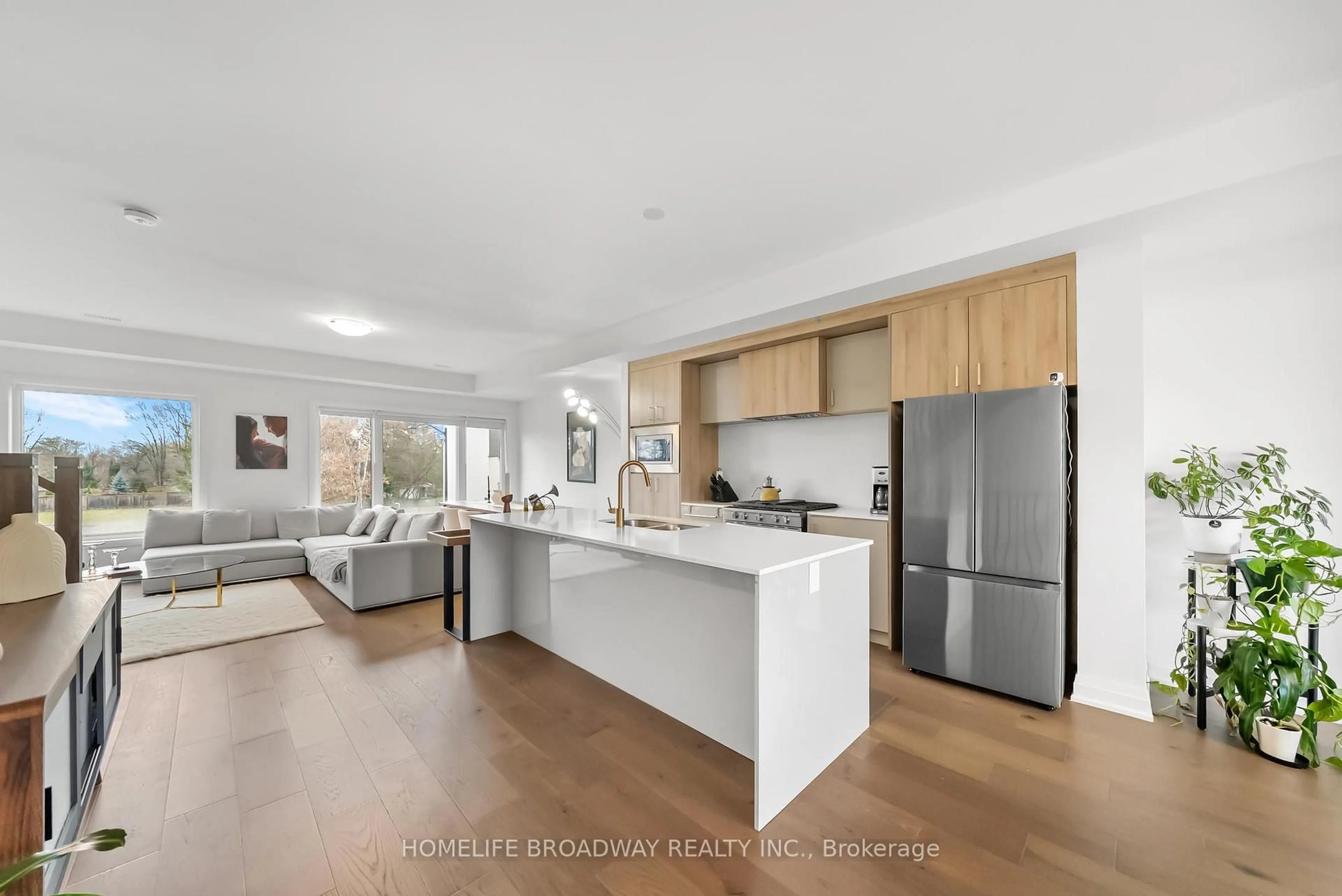 Open concept kitchen, unknown for 37 Persica St, Richmond Hill Ontario L4E 2T3