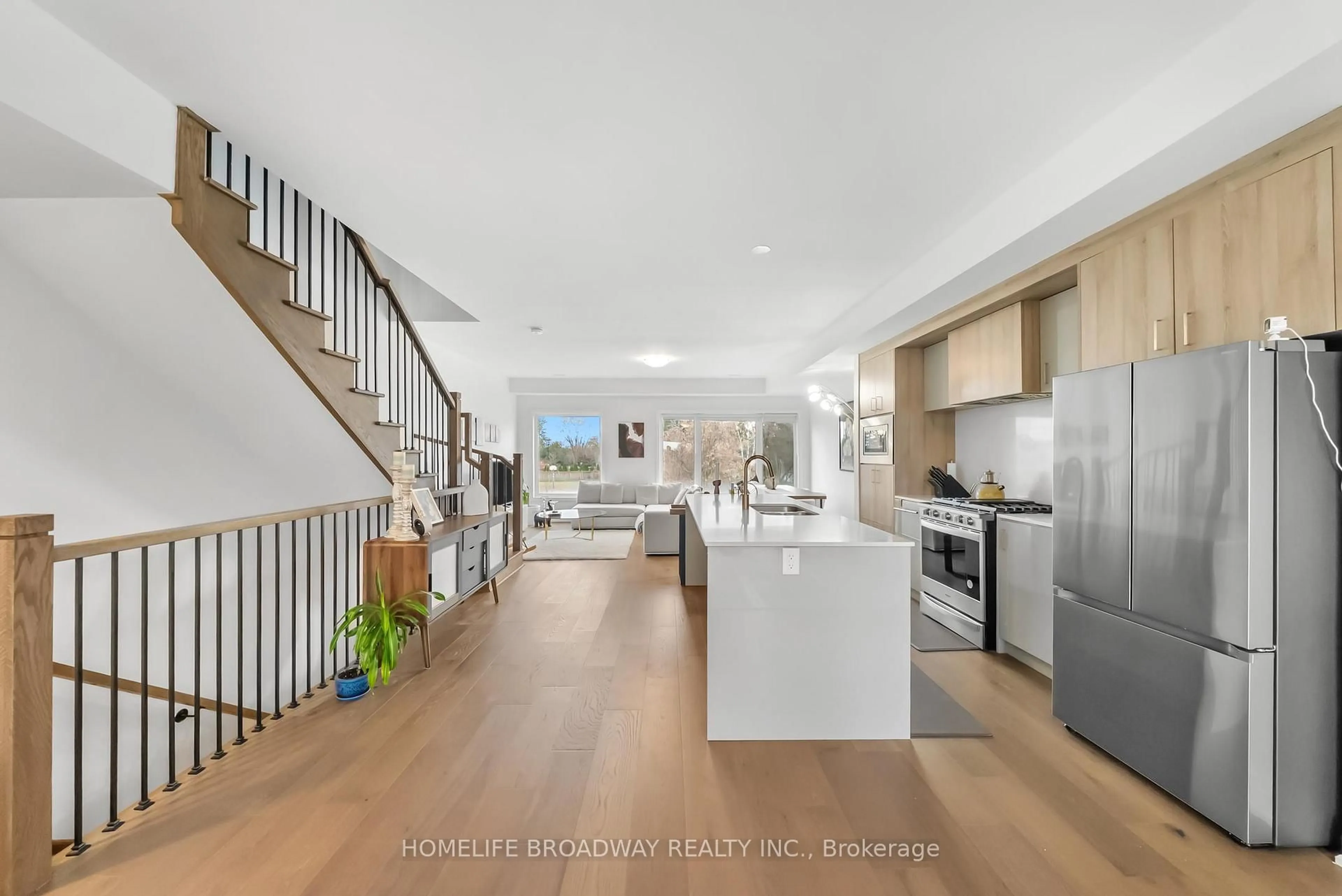 Open concept kitchen, unknown for 37 Persica St, Richmond Hill Ontario L4E 2T3