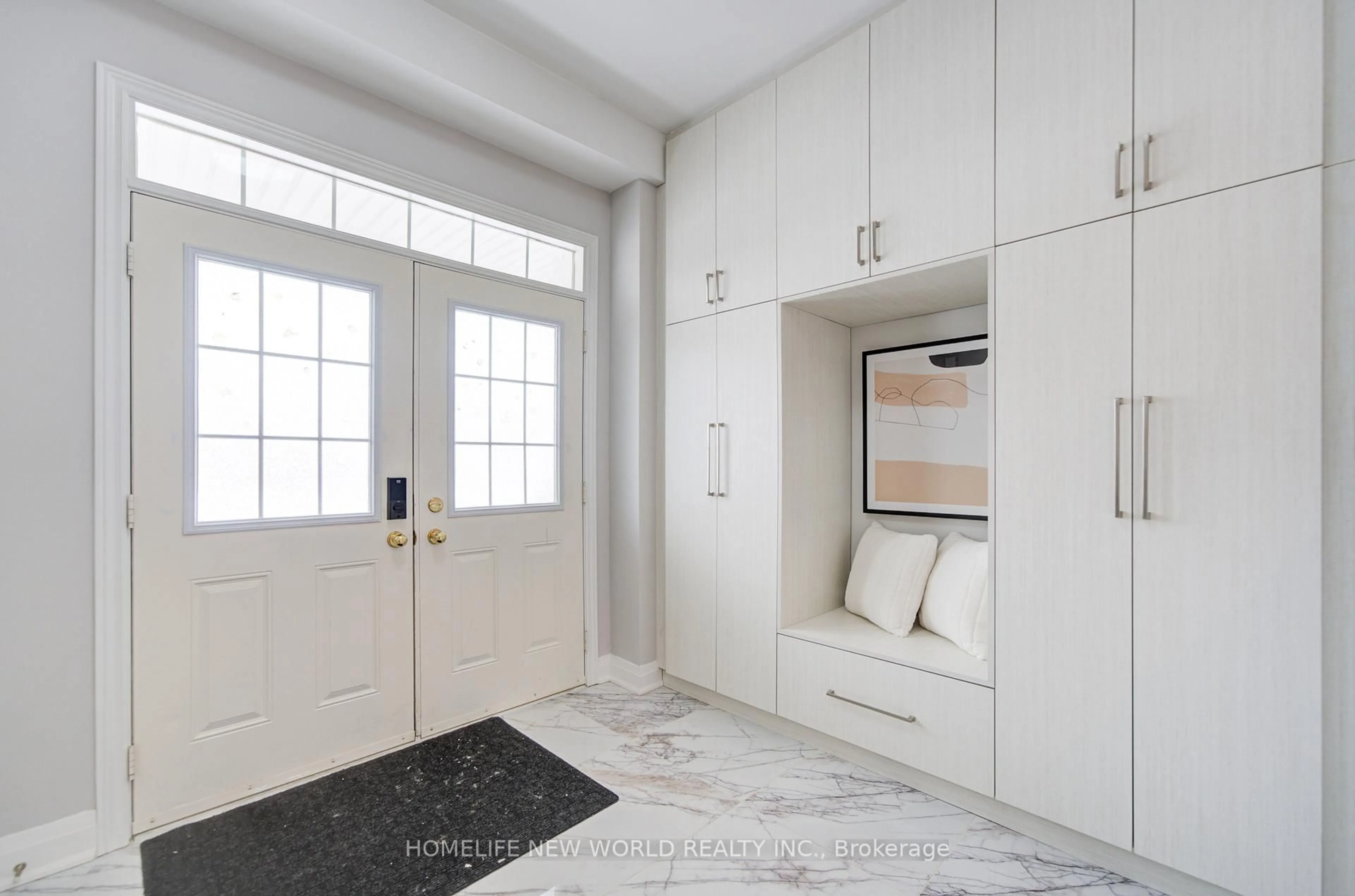 Indoor entryway for 66 James Mccullough Rd, Whitchurch-Stouffville Ontario L4A 0Z3