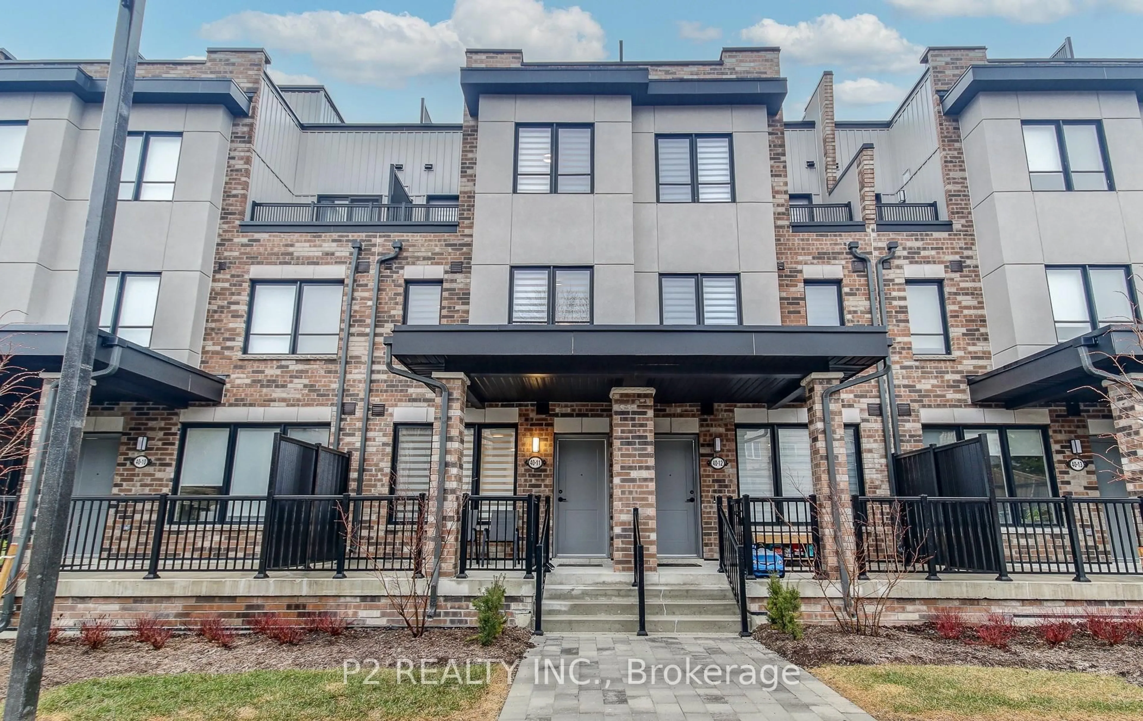 Home with brick exterior material, unknown for 40 Baynes Way #11, Bradford West Gwillimbury Ontario L3Z 4M4