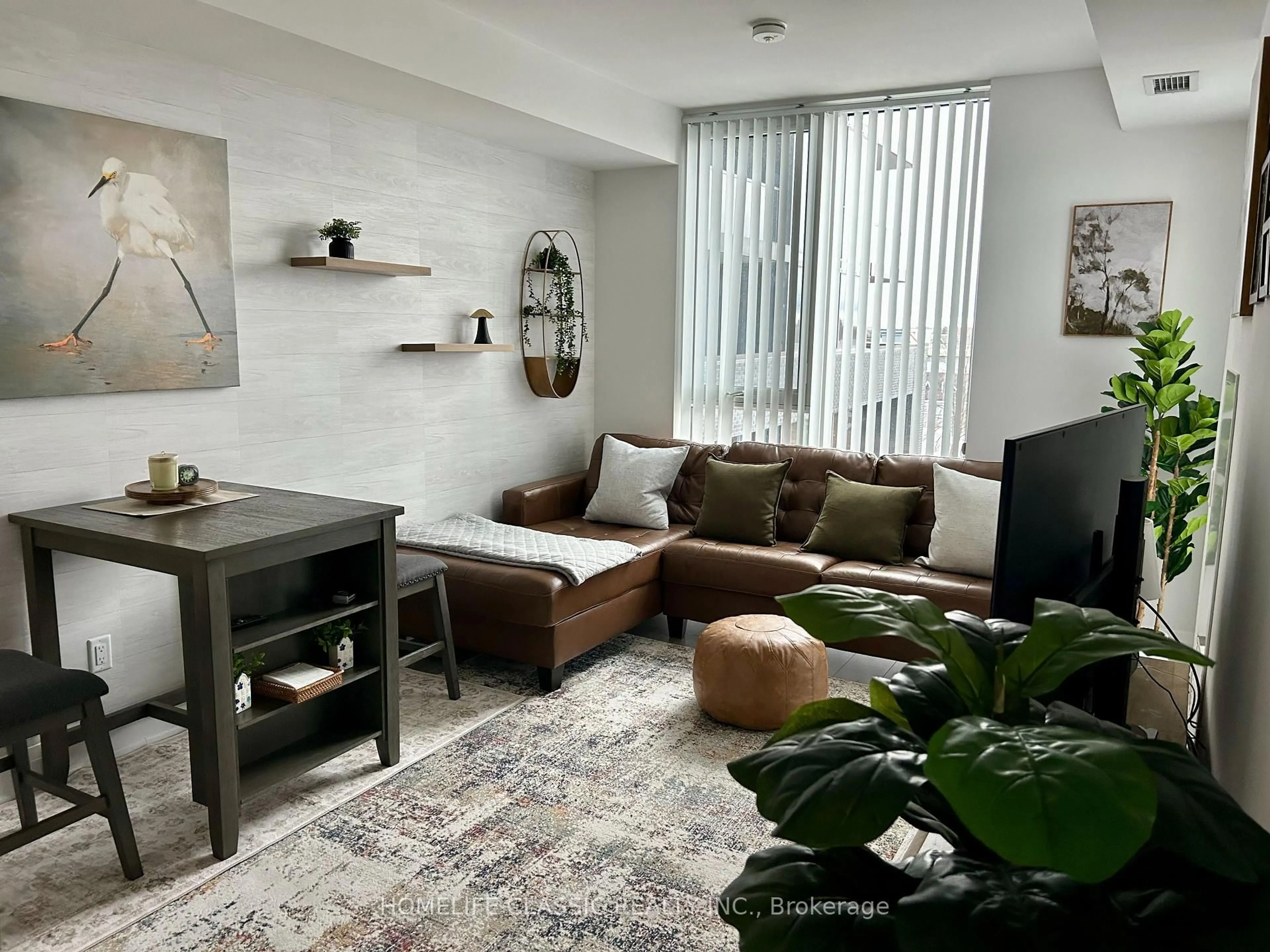 Living room with furniture, unknown for 10 Gatineau Dr, Vaughan Ontario L4J 0L2