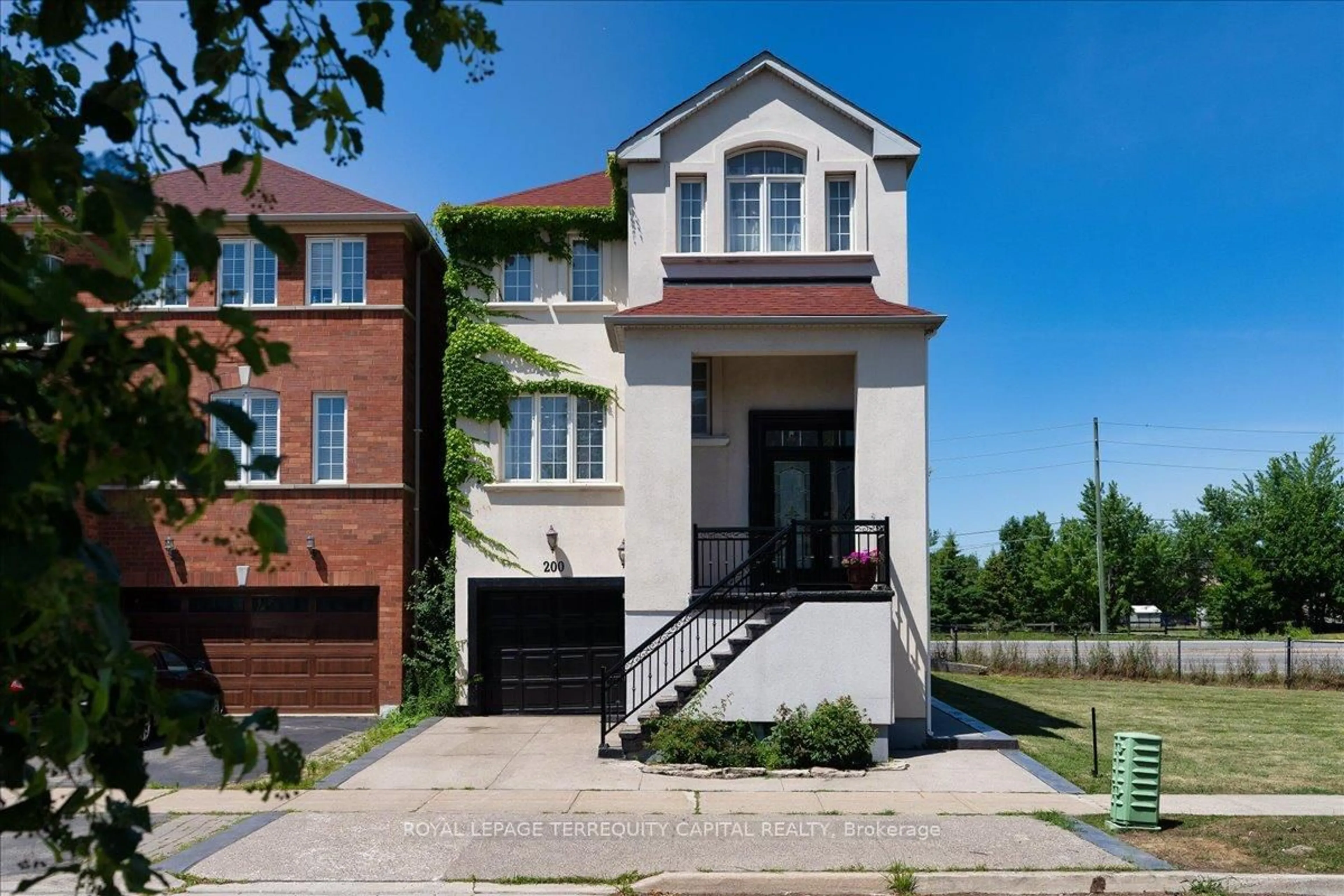 Home with brick exterior material, street for 200 Yellowood Circ, Vaughan Ontario L4J 8M4