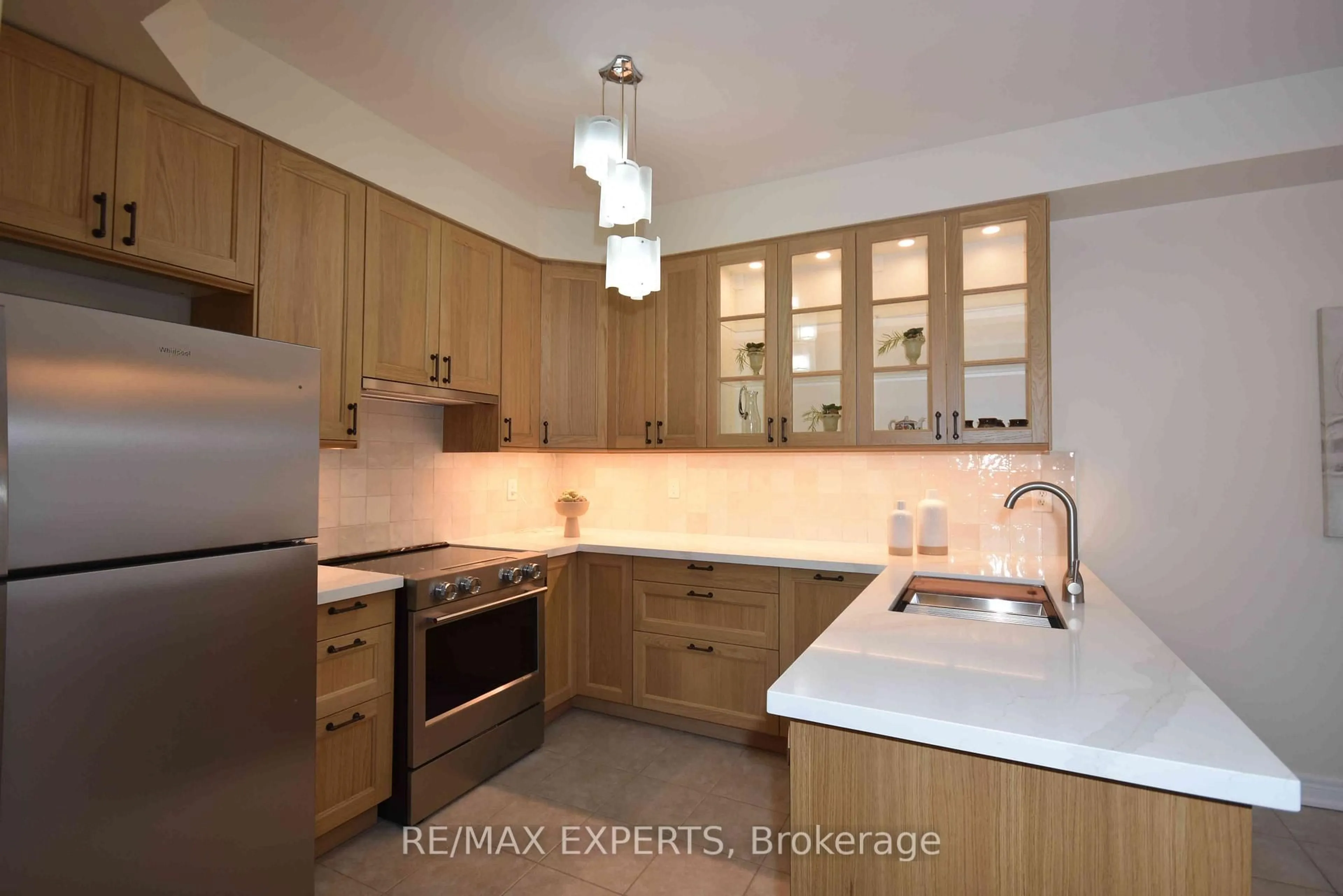 Contemporary kitchen, unknown for 57 Drew Kelly Way #7, Markham Ontario L3R 5R2