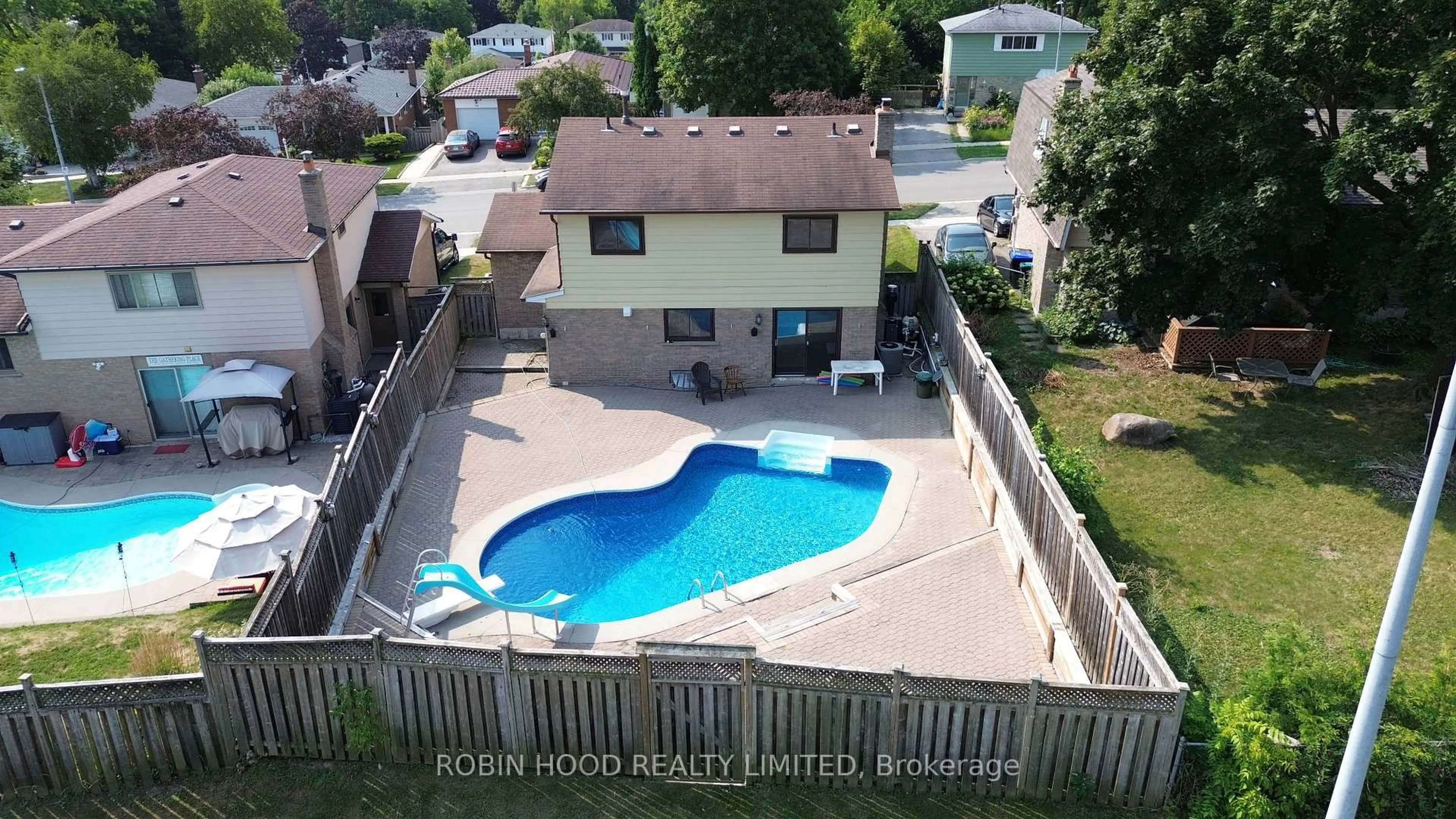 A pic from outside/outdoor area/front of a property/back of a property/a pic from drone, water/lake/river/ocean view for 65 Britannia Ave, Bradford West Gwillimbury Ontario L3Z 1A2