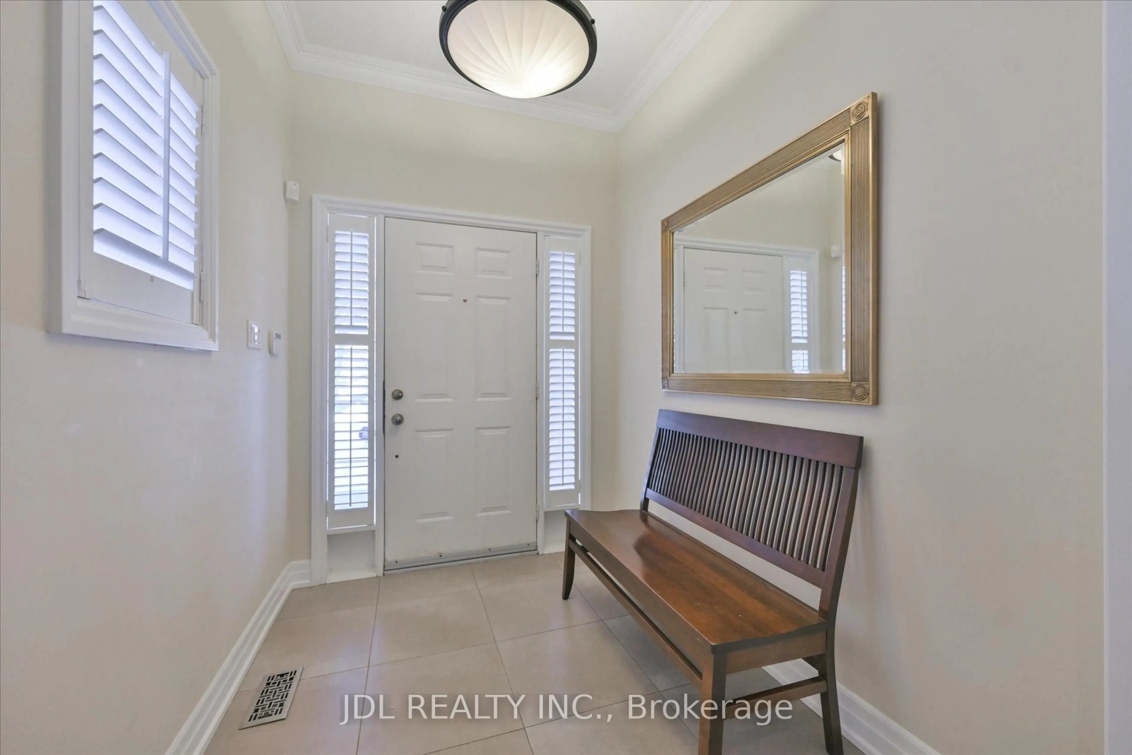 Indoor entryway for 9 O'hara Cres, Richmond Hill Ontario L4E 4E1