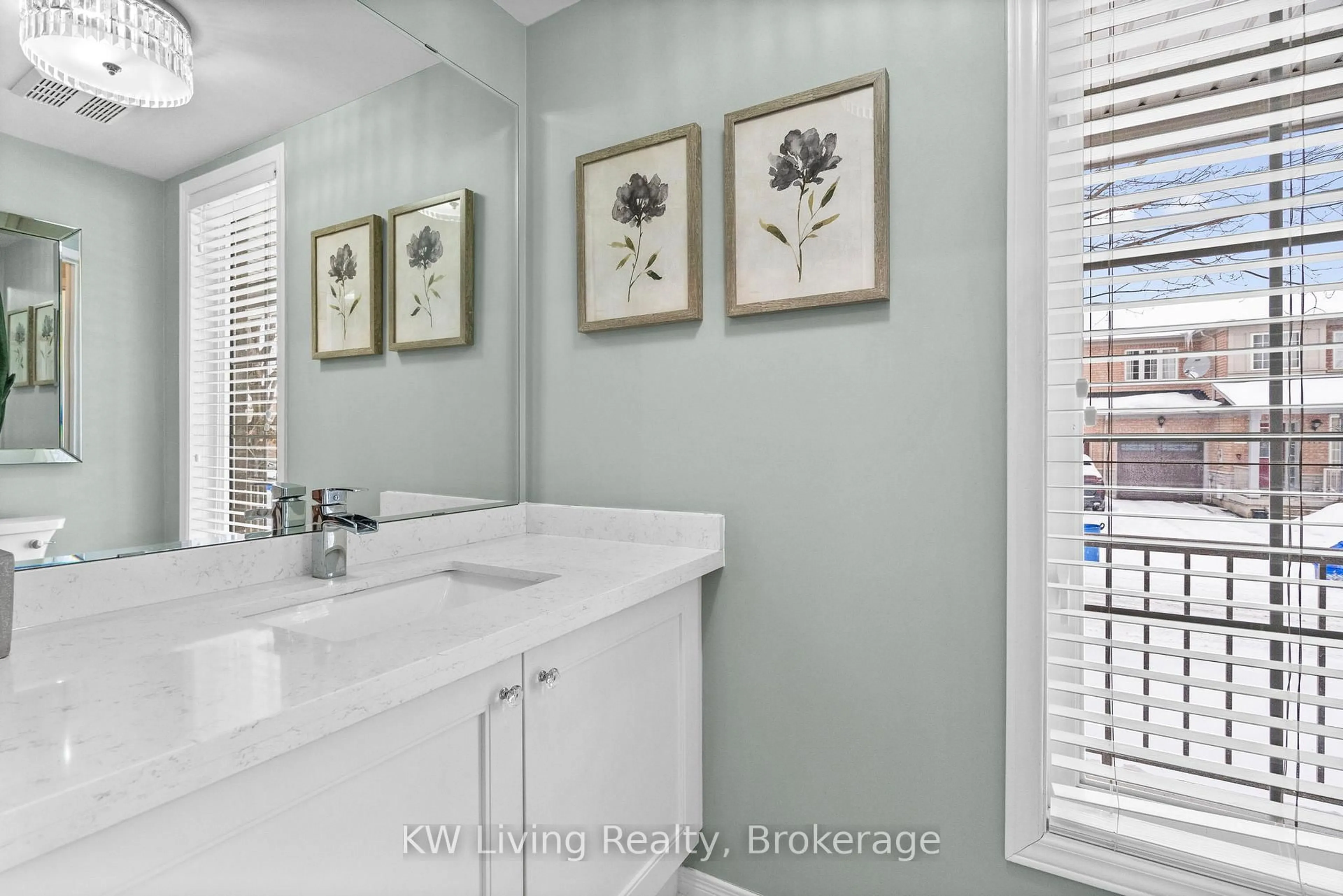 Contemporary bathroom, ceramic/tile floor for 108 King William Cres, Richmond Hill Ontario L4B 4T1