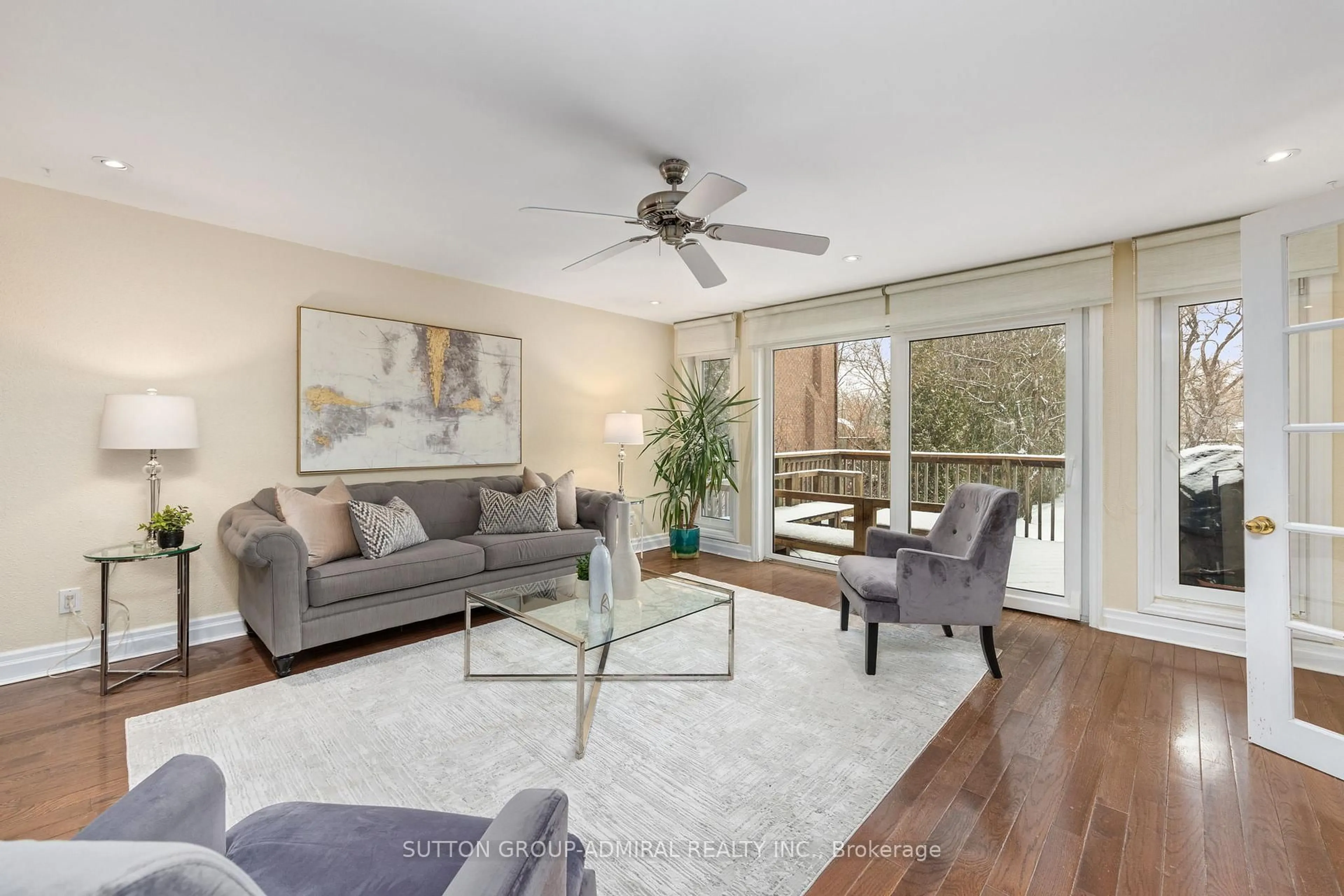 Living room with furniture, unknown for 110 Wood Lane, Richmond Hill Ontario L4C 4W1