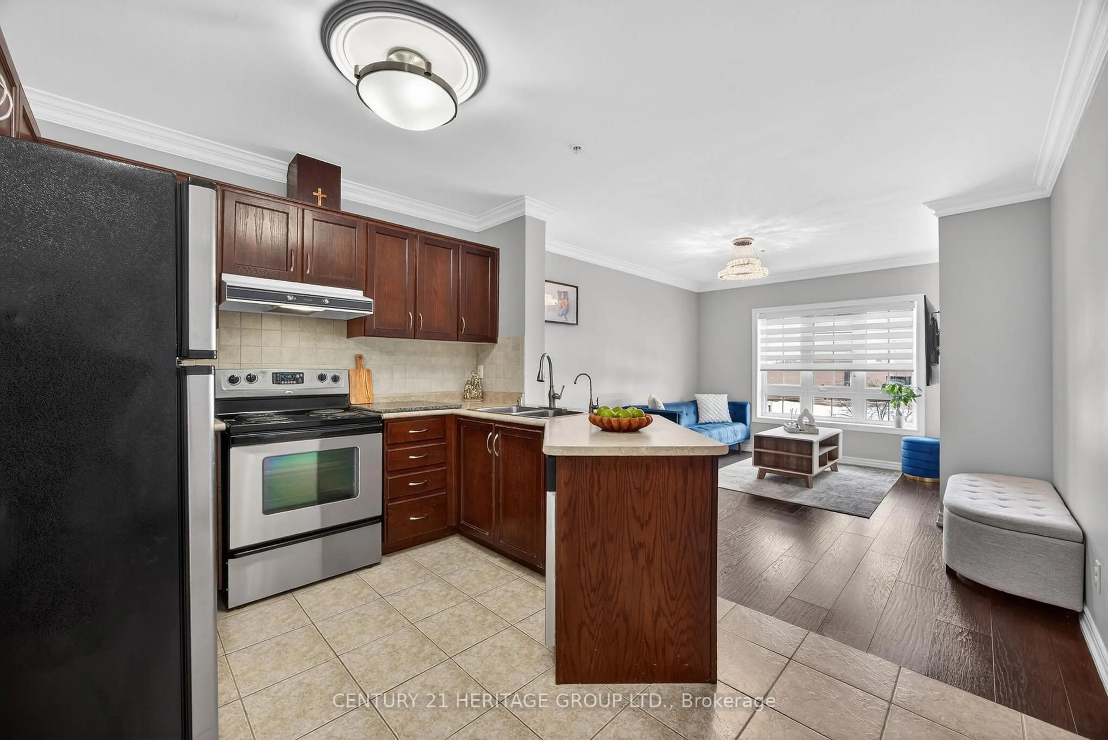 Open concept kitchen, ceramic/tile floor for 112 Simcoe Rd #214, Bradford West Gwillimbury Ontario L3Z 1Y2