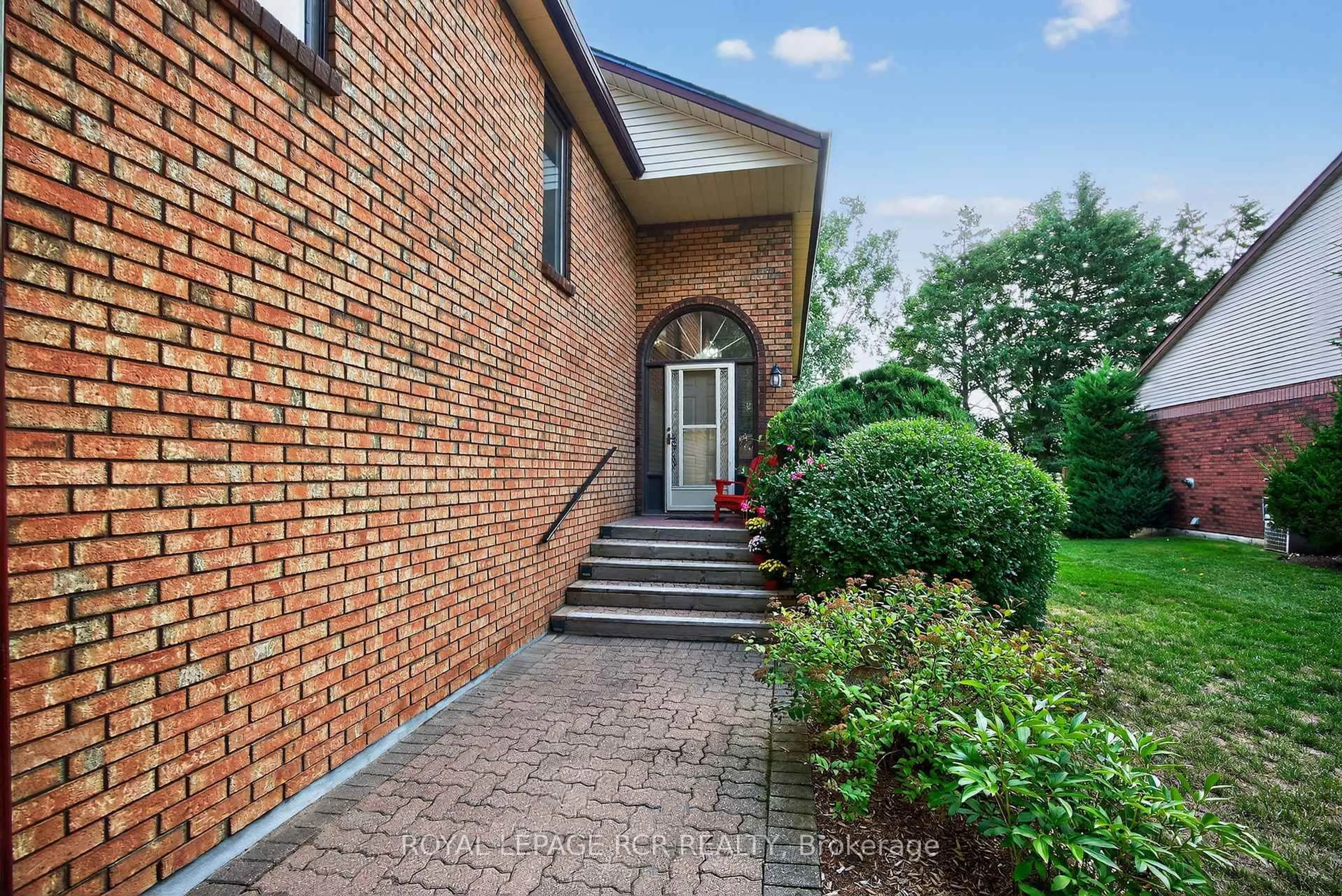 Home with brick exterior material, street for 108 Green Briar Rd, New Tecumseth Ontario L9R 1R4