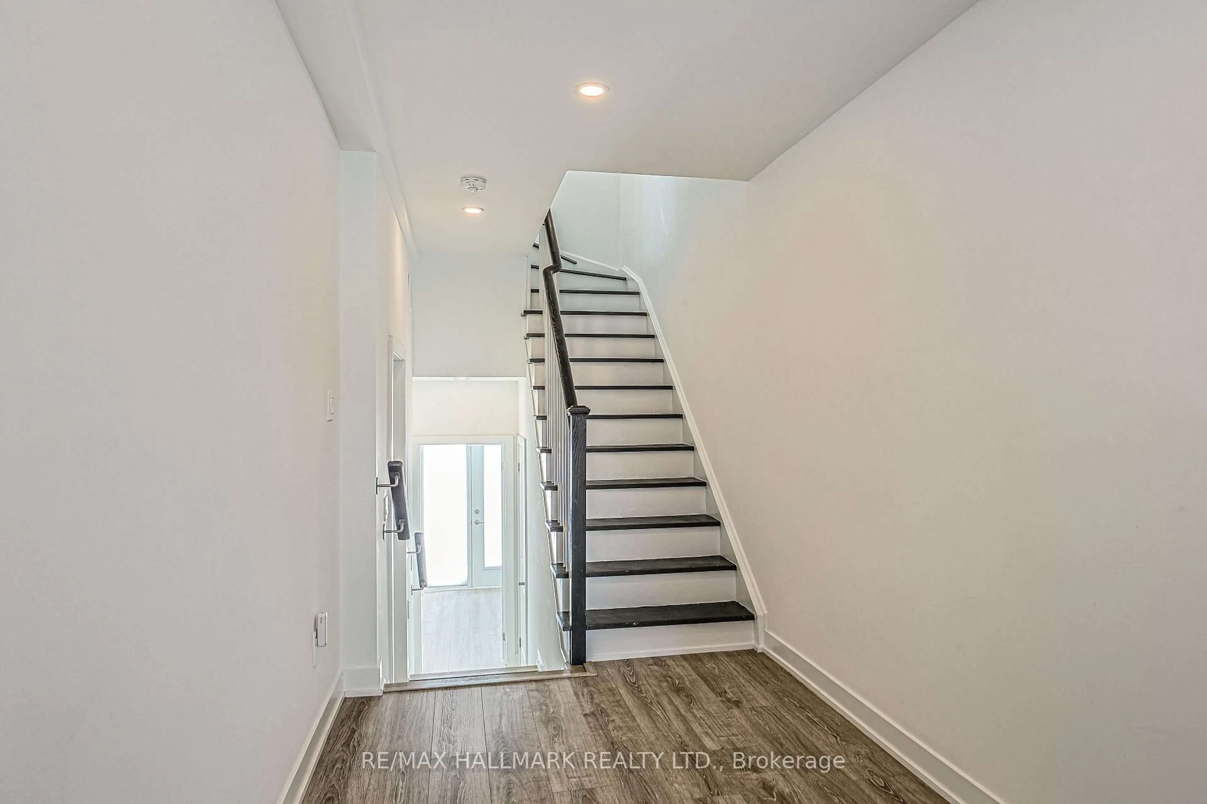 Unknown for 5500 Main St, Whitchurch-Stouffville Ontario L4A 4W8