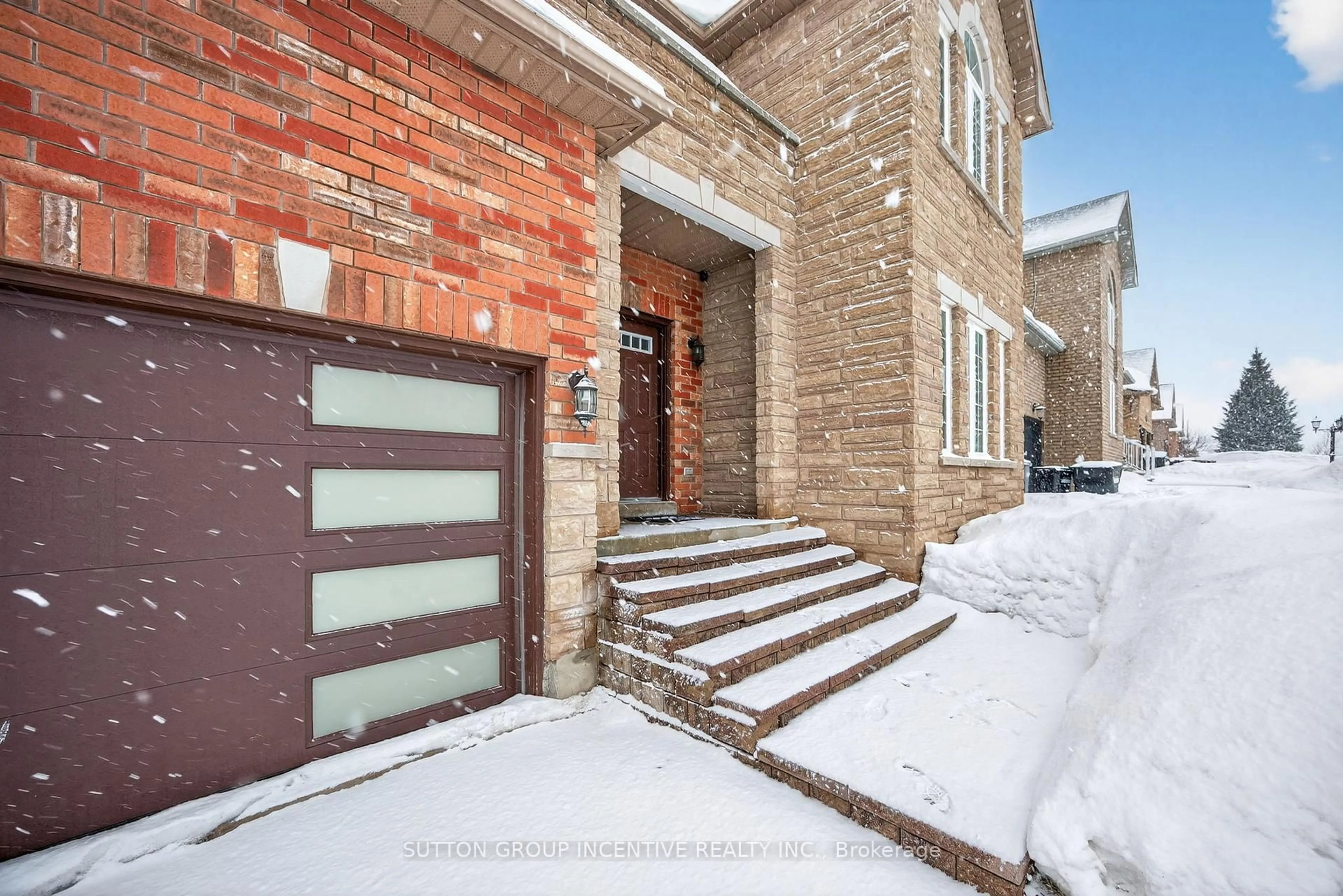 Home with brick exterior material, street for 1964 Jans Blvd, Innisfil Ontario L9S 4Z7