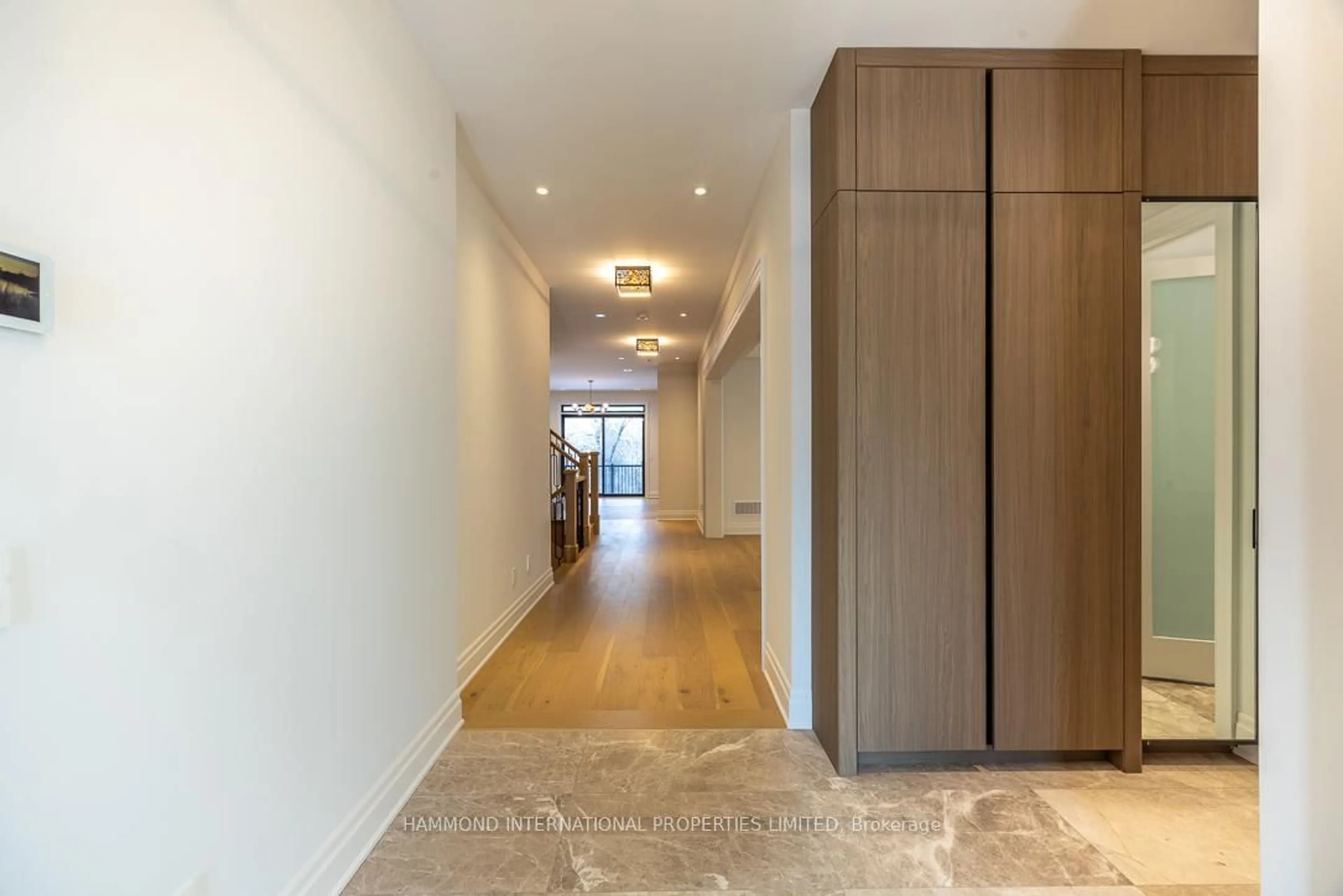 Indoor foyer for 84 Lady Jessica Dr, Vaughan Ontario L6A 4T9