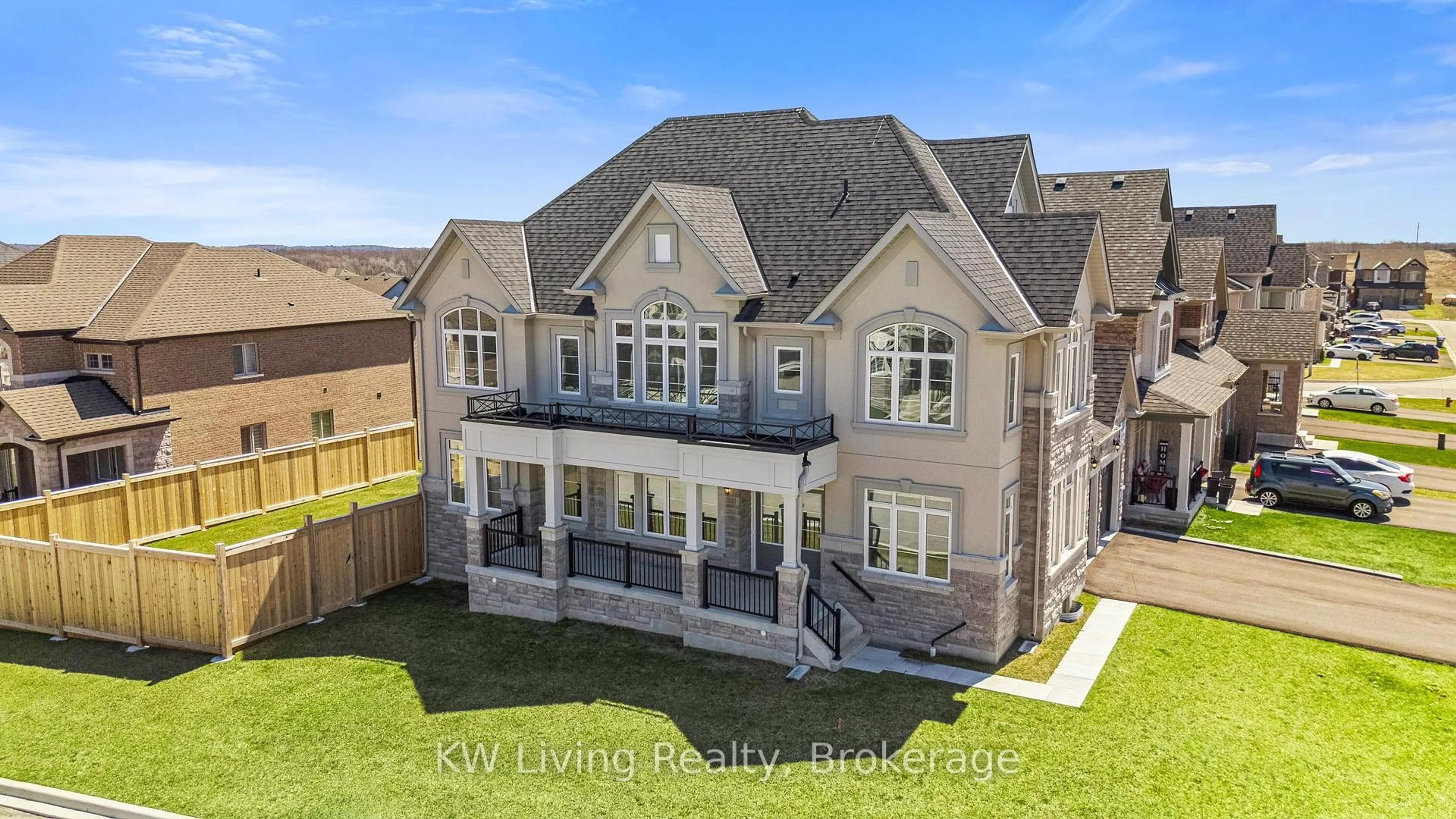 A pic from outside/outdoor area/front of a property/back of a property/a pic from drone, building for 1422 Broderick St, Innisfil Ontario L9S 0P4