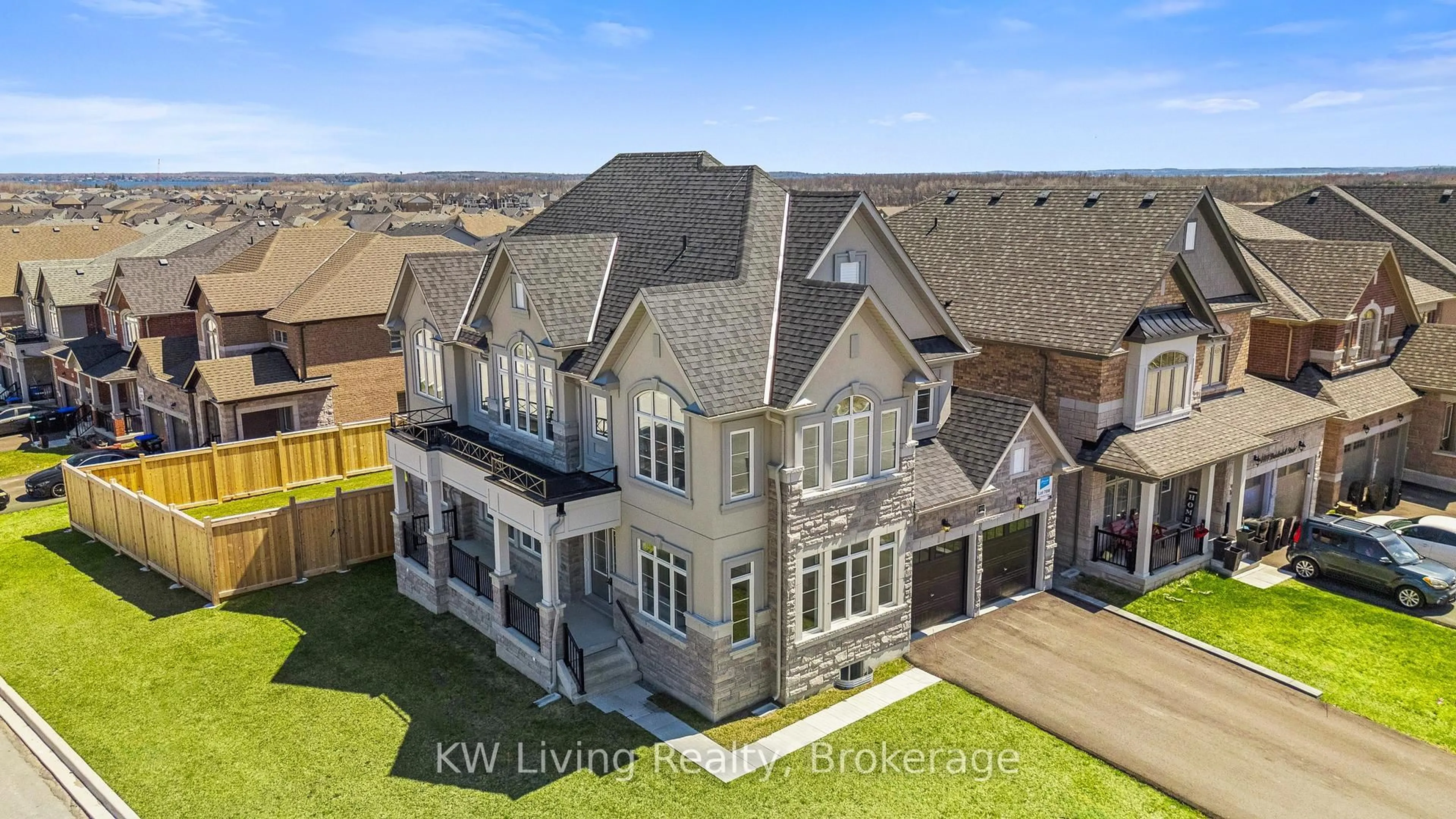 A pic from outside/outdoor area/front of a property/back of a property/a pic from drone, unknown for 1422 Broderick St, Innisfil Ontario L9S 0P4