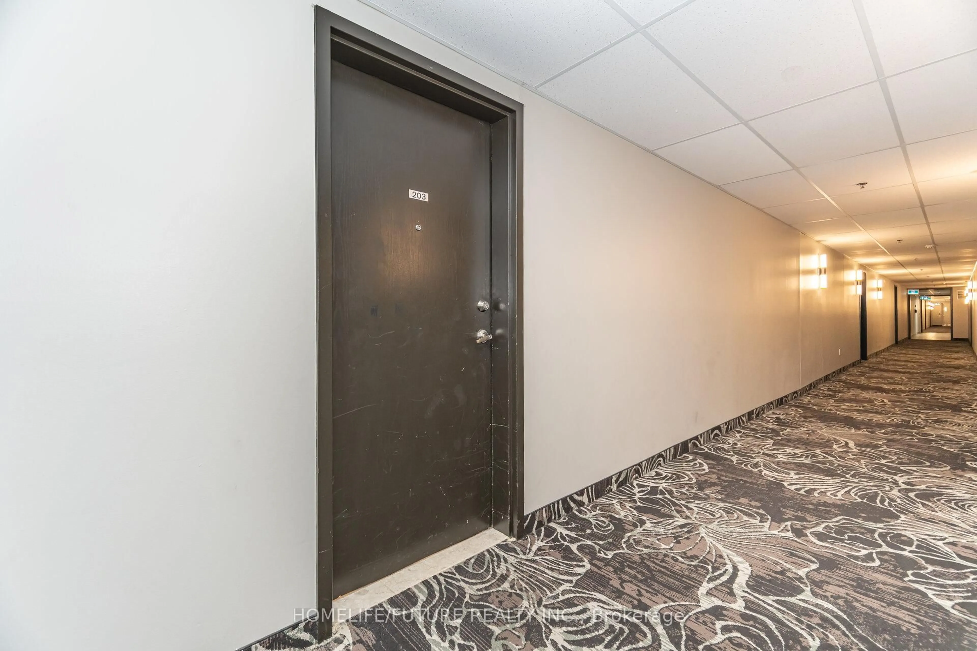 Indoor foyer for 7428 Markham Rd #203, Markham Ontario L3S 4V6