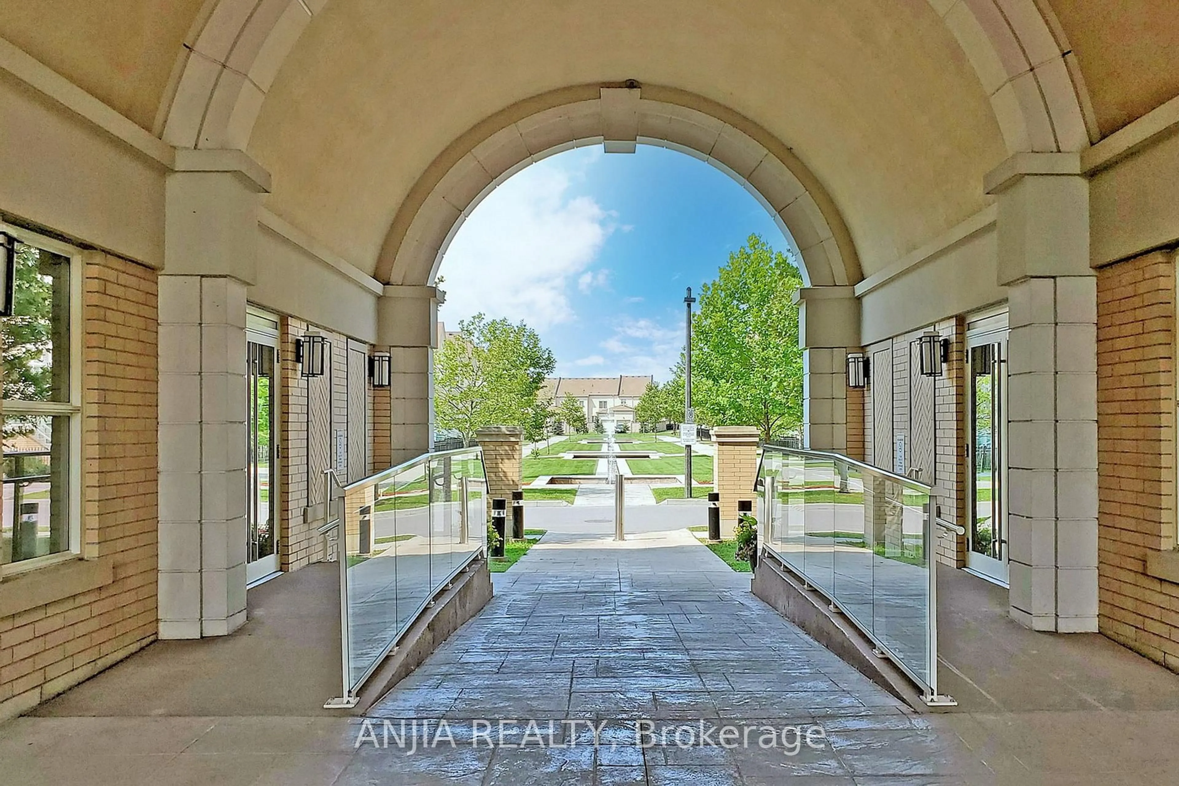 Indoor foyer for 28 Prince Regent St #PH16, Markham Ontario L6C 0V5