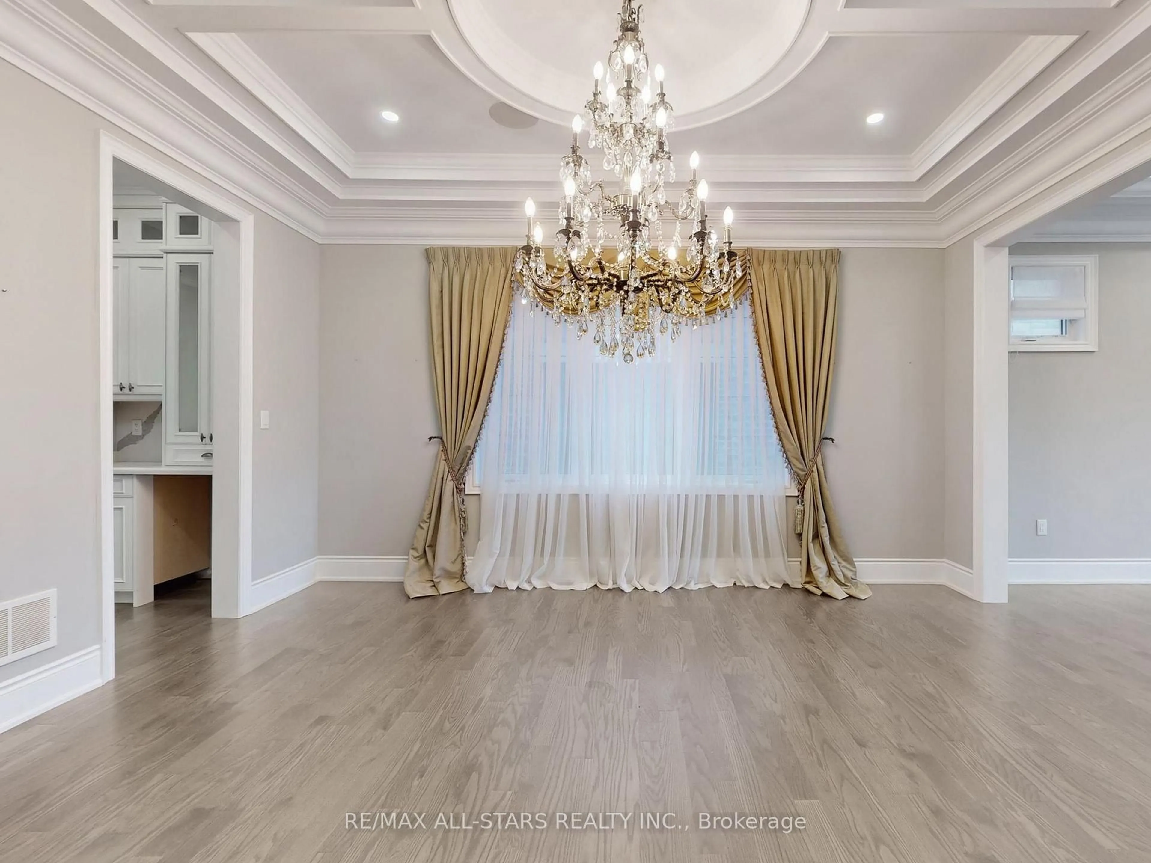 Unknown for 48 Cairns Gate, King Ontario L7B 0P5