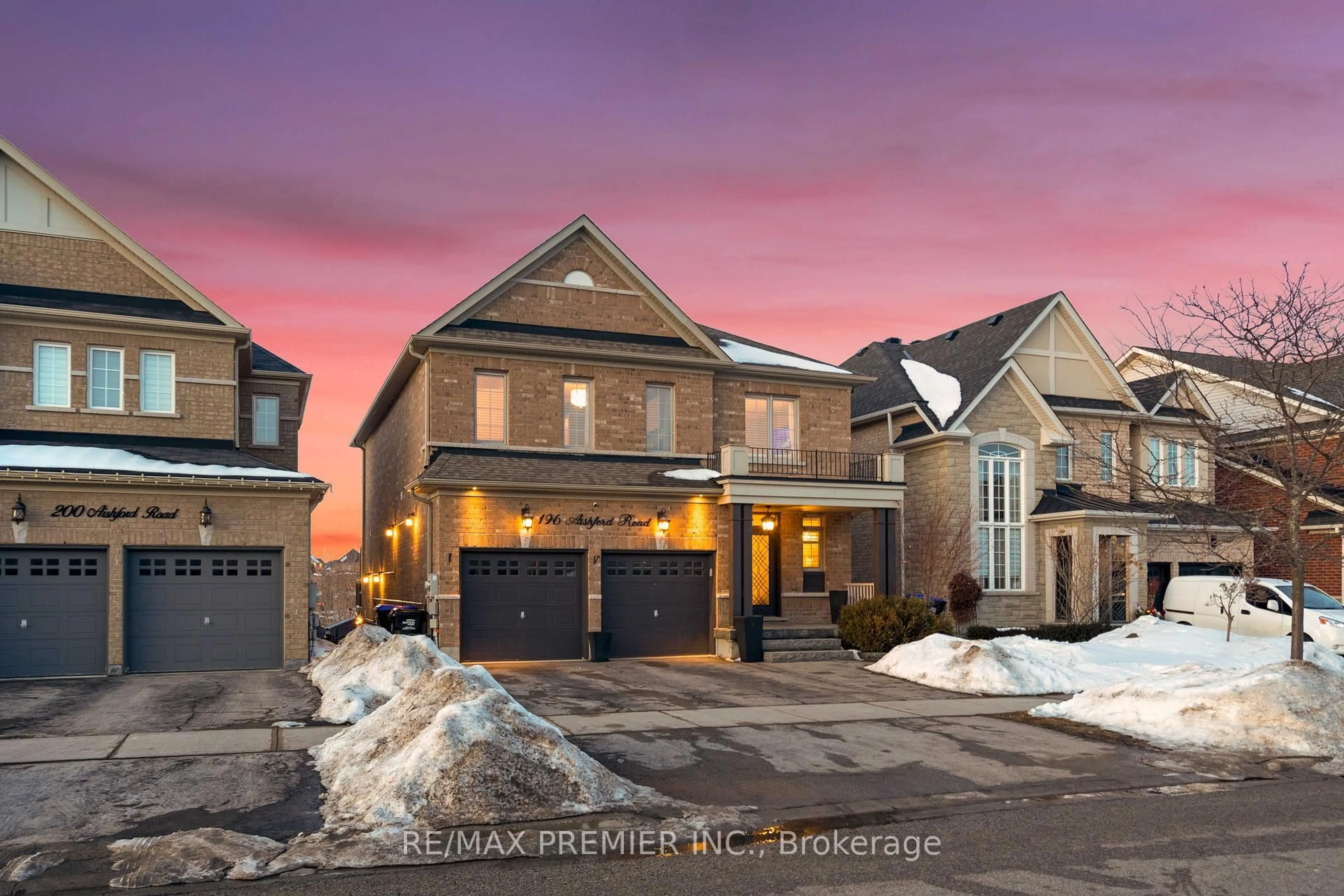 Home with brick exterior material, street for 196 Aishford Rd, Bradford West Gwillimbury Ontario L3Z 0P4