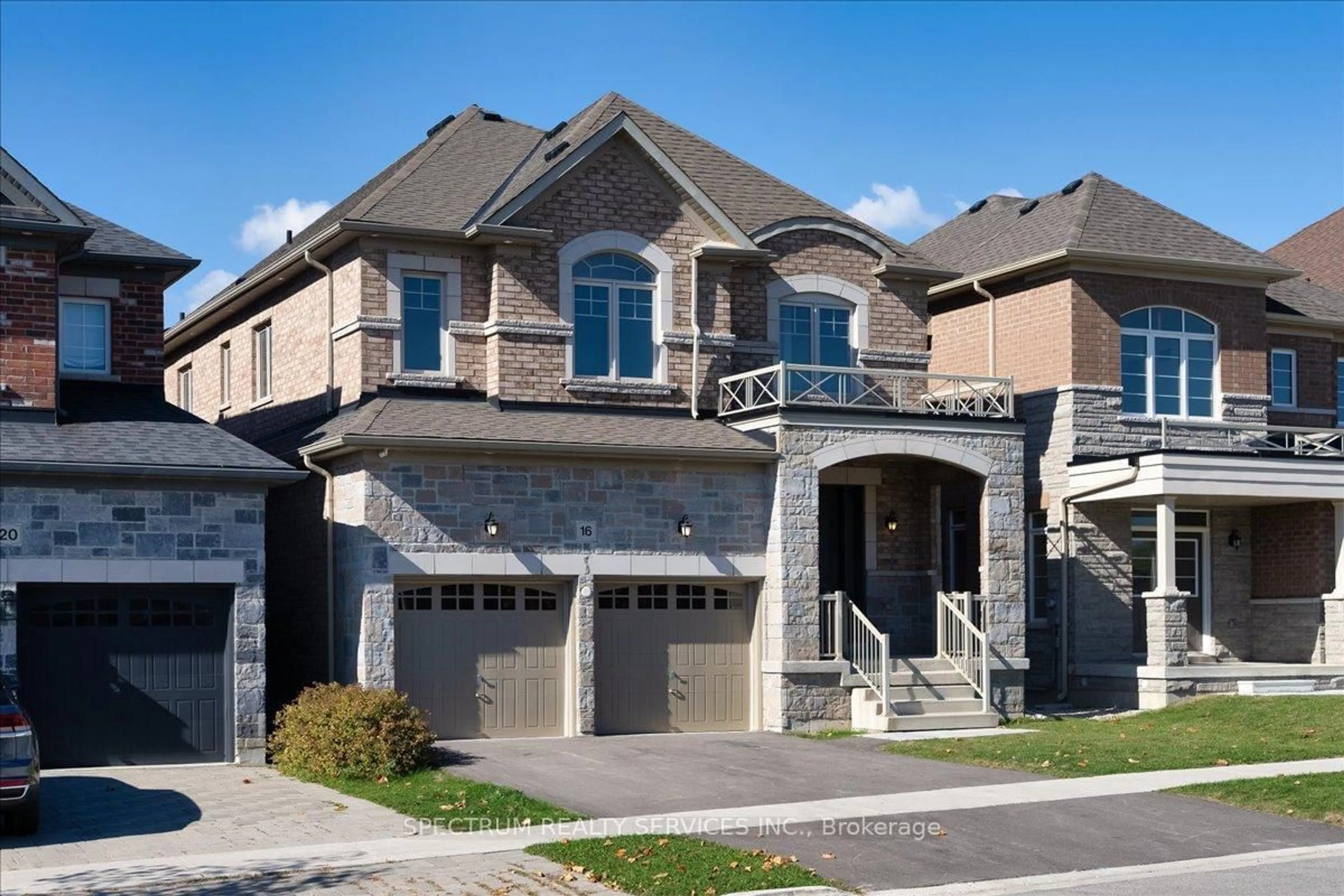 Home with brick exterior material, street for 16 Barrow Ave, Bradford West Gwillimbury Ontario L3Z 0W1