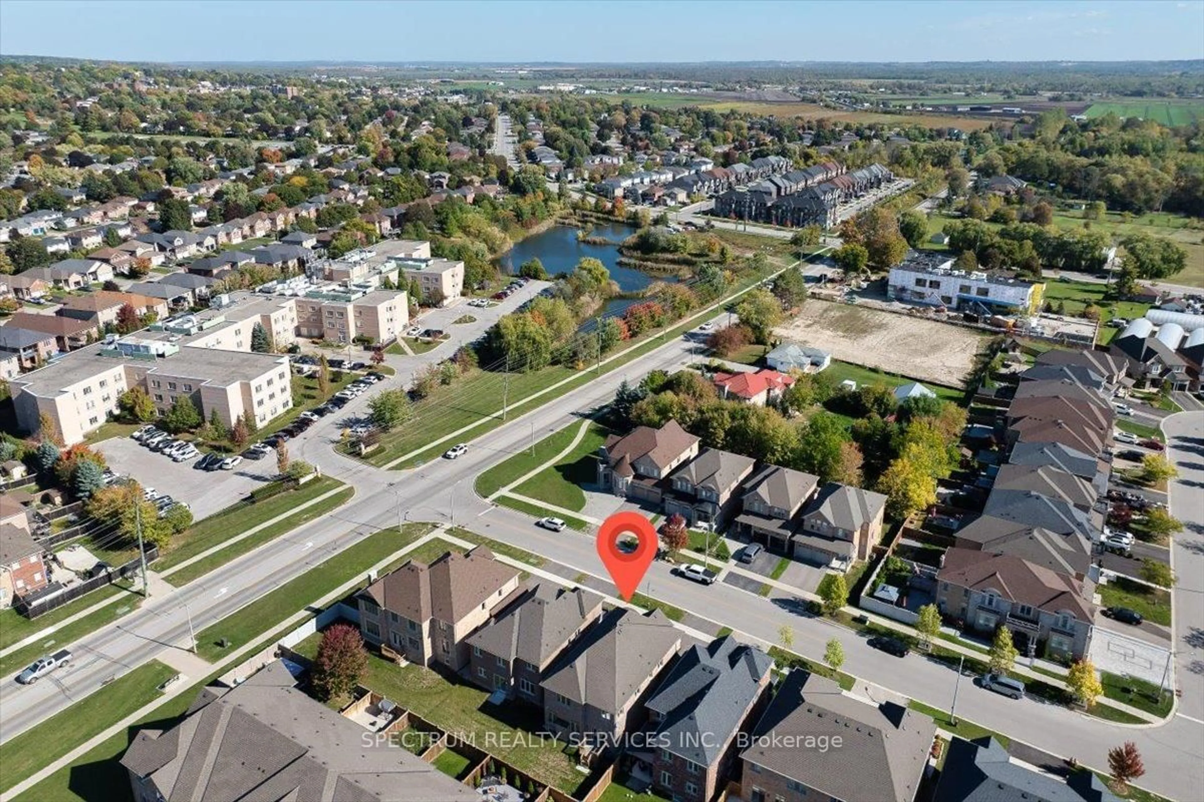 A pic from outside/outdoor area/front of a property/back of a property/a pic from drone, street for 16 Barrow Ave, Bradford West Gwillimbury Ontario L3Z 0W1