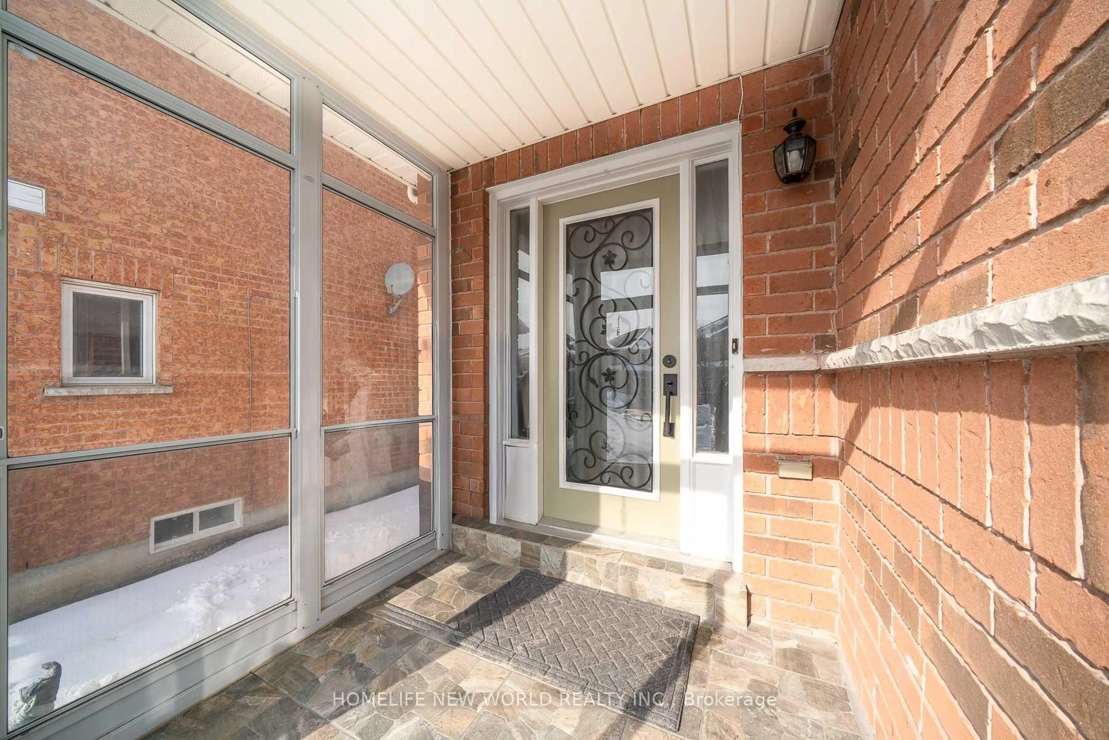 Indoor entryway for 24 Christephen Cres, Richmond Hill Ontario L4S 2S6