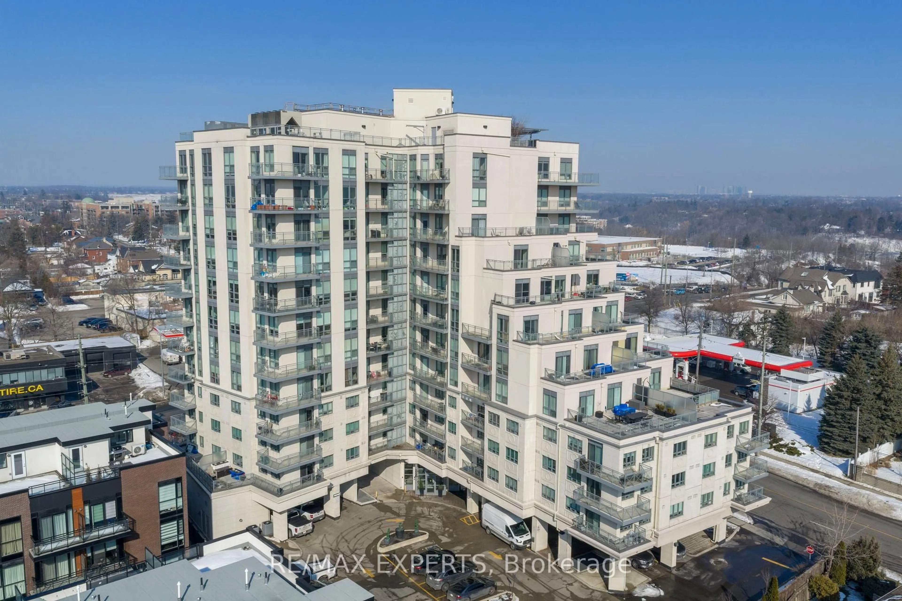 A pic from outside/outdoor area/front of a property/back of a property/a pic from drone, city buildings view from balcony for 7730 Kipling Ave #1207, Vaughan Ontario L4L 1Y9