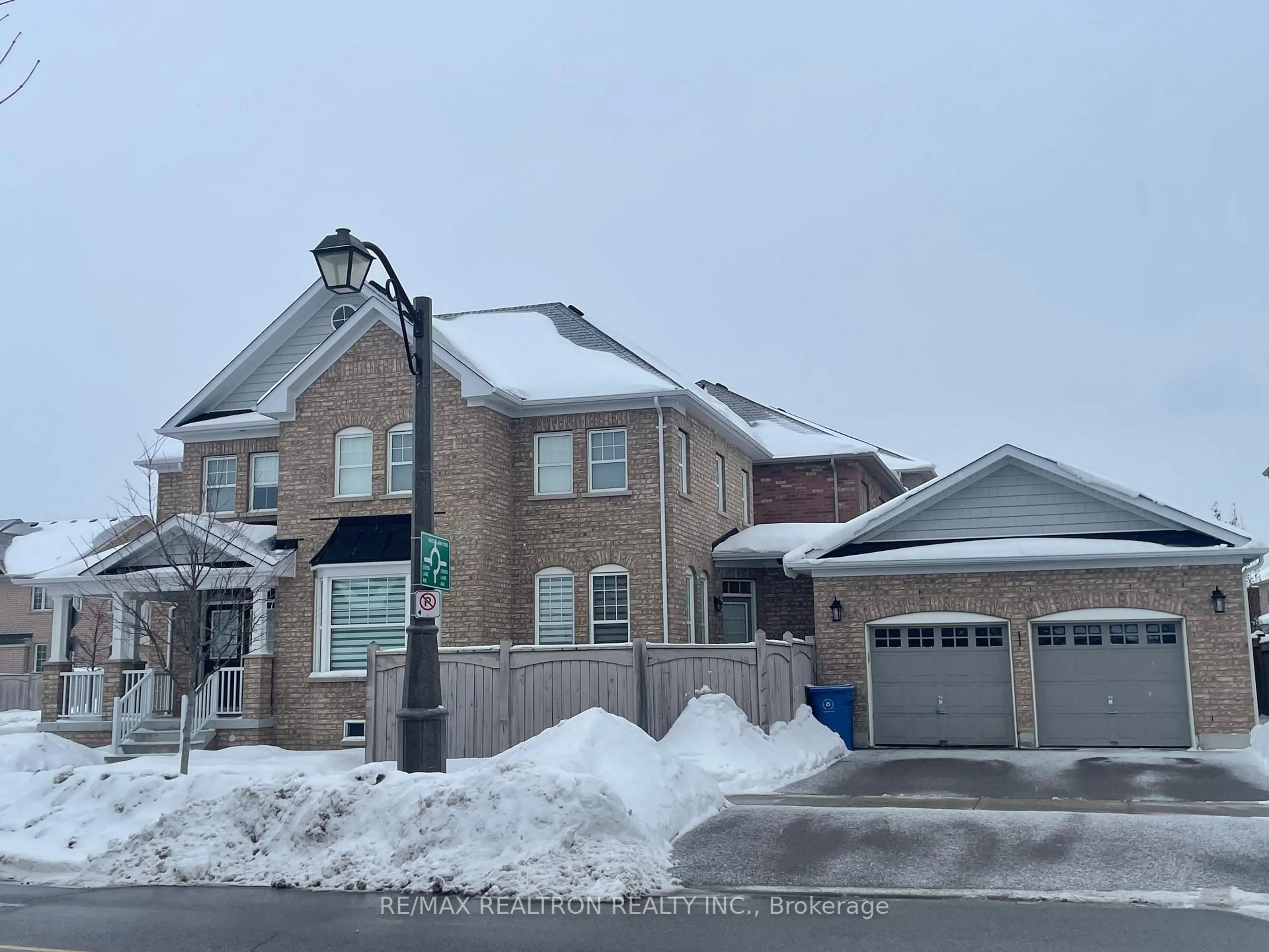 Home with brick exterior material, street for 285 West Lawn Cres, Whitchurch-Stouffville Ontario L4A 1X3