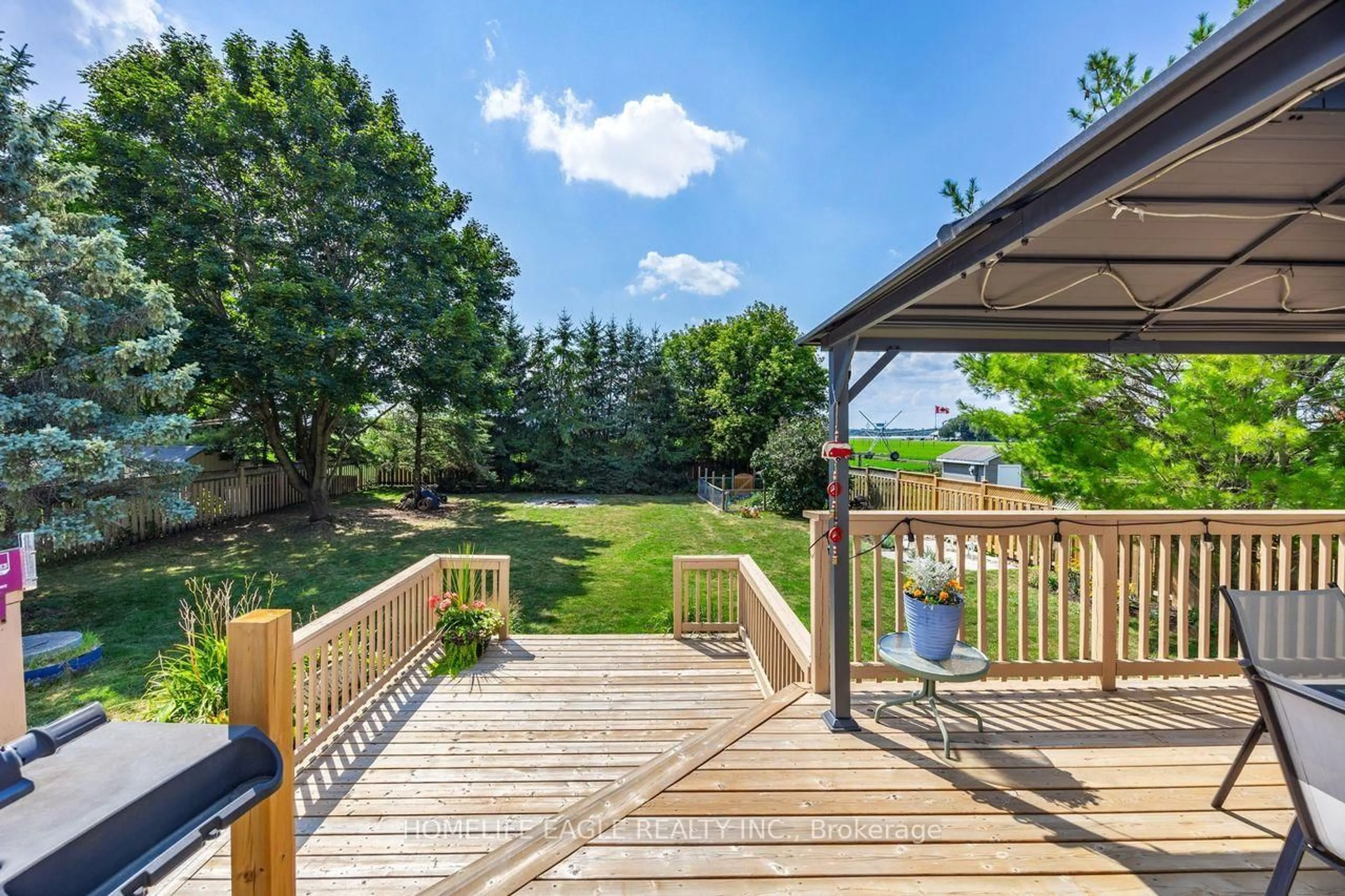 Patio, water/lake/river/ocean view for 19280 Dufferin St, King Ontario L3Y 4V9